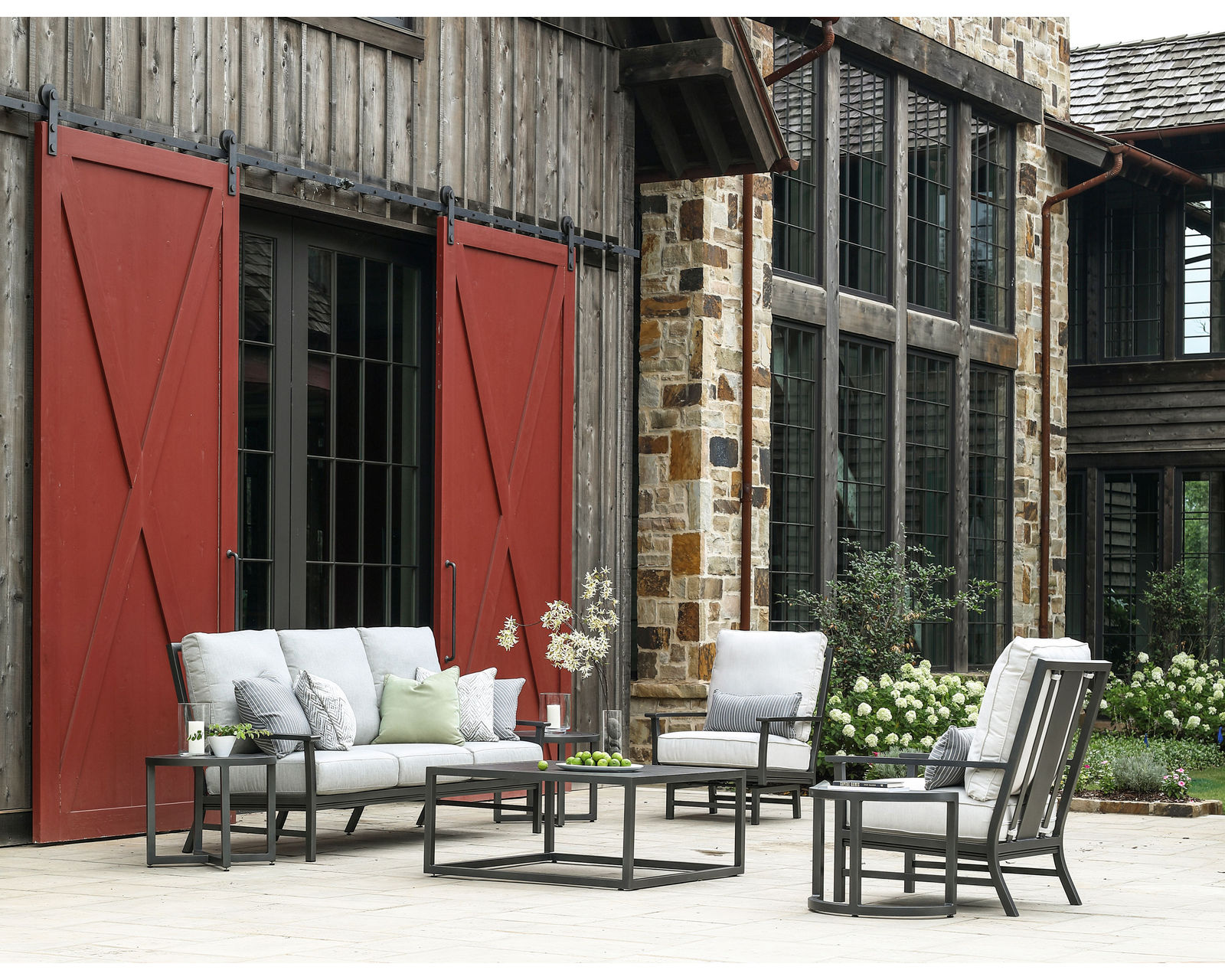 Montana Outdoor Sofa (150 fabrics - 8 metal finishes)