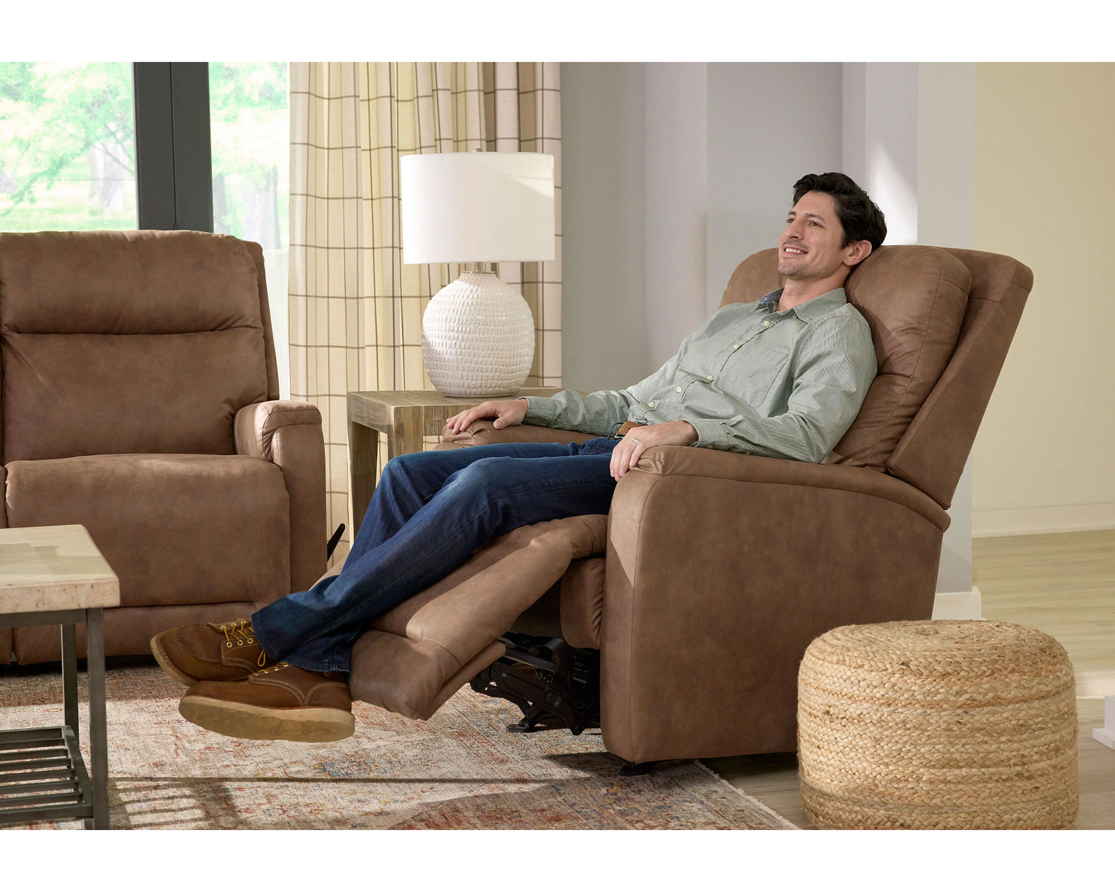Derek Double Reclining Console Loveseat (+100 fabrics) - Derek Recliner Available as a Swivel Glider, Rocker or Space Saver Recliner