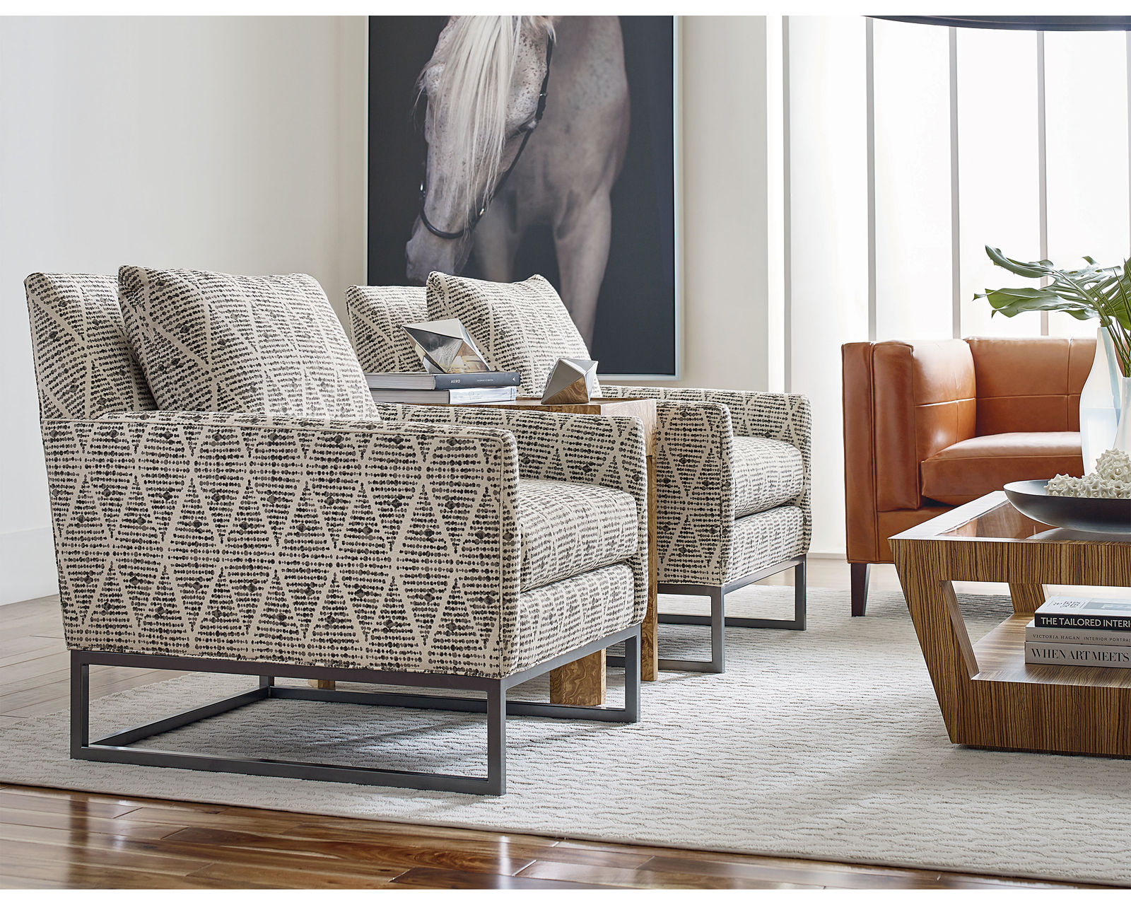Chester 82" or 100" Sofa (+75 fabrics)