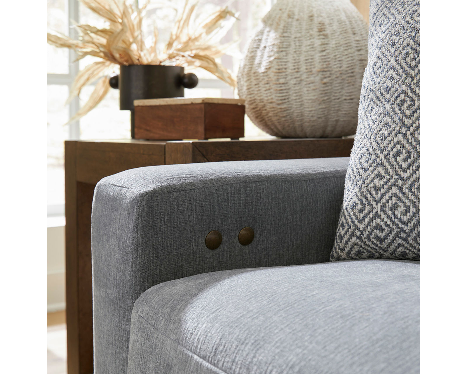 Cavrilly 85" Incliner Sofa (+50 fabrics) - Includes Power Recliner