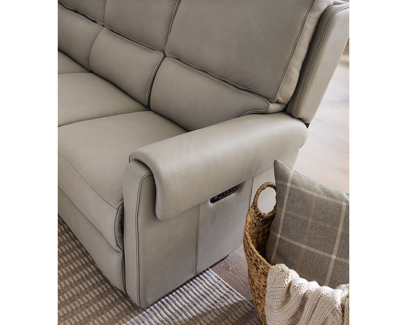 Somers Power Headrest Power Reclining Sofa (In stock)