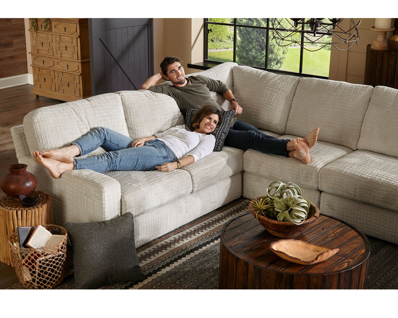 Dovely Stationary Sectional (+139 fabrics)