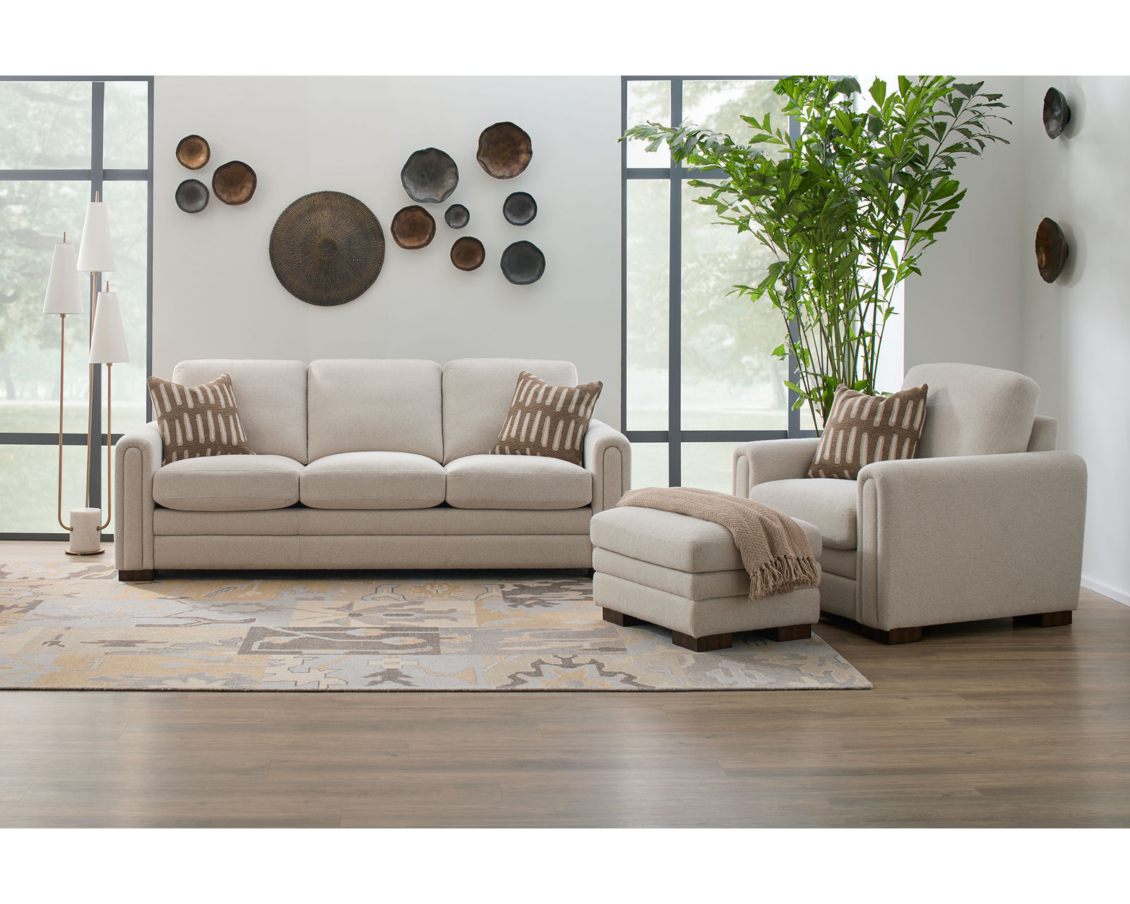 Rudy 5565 Sofa 93" (+90 fabrics)