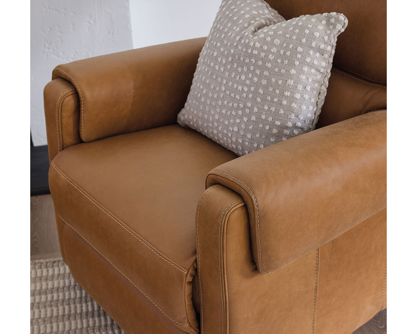 Somers Power Headrest Power Reclining Console Loveseat (In stock)