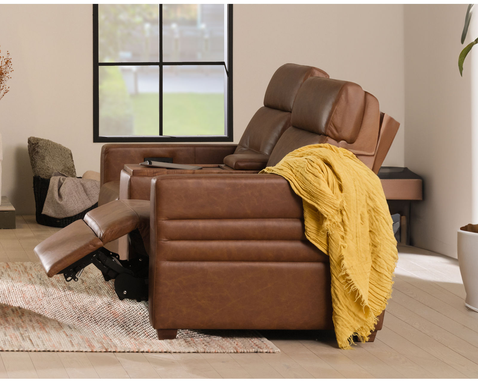Reece 40109 Triple Power Reclining Sofa (81") +100 leathers