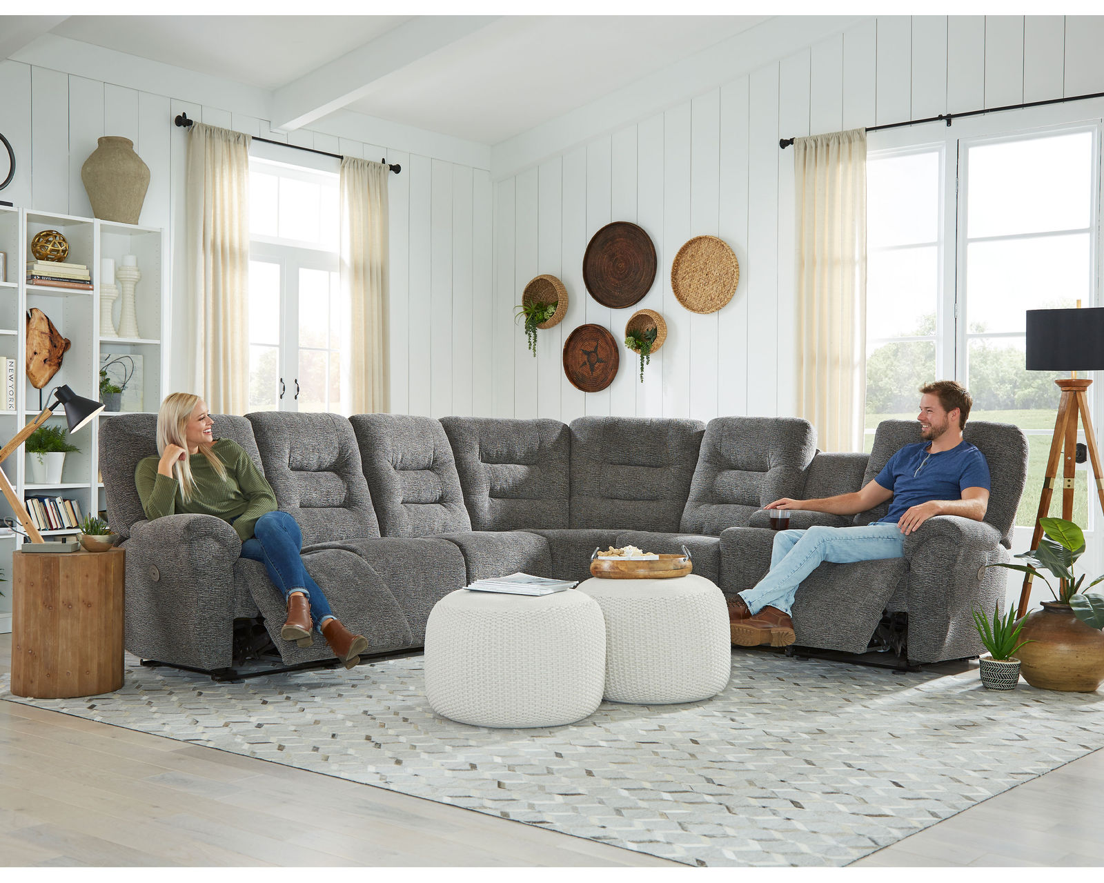 Unity Reclining Sectional (+100 fabrics)