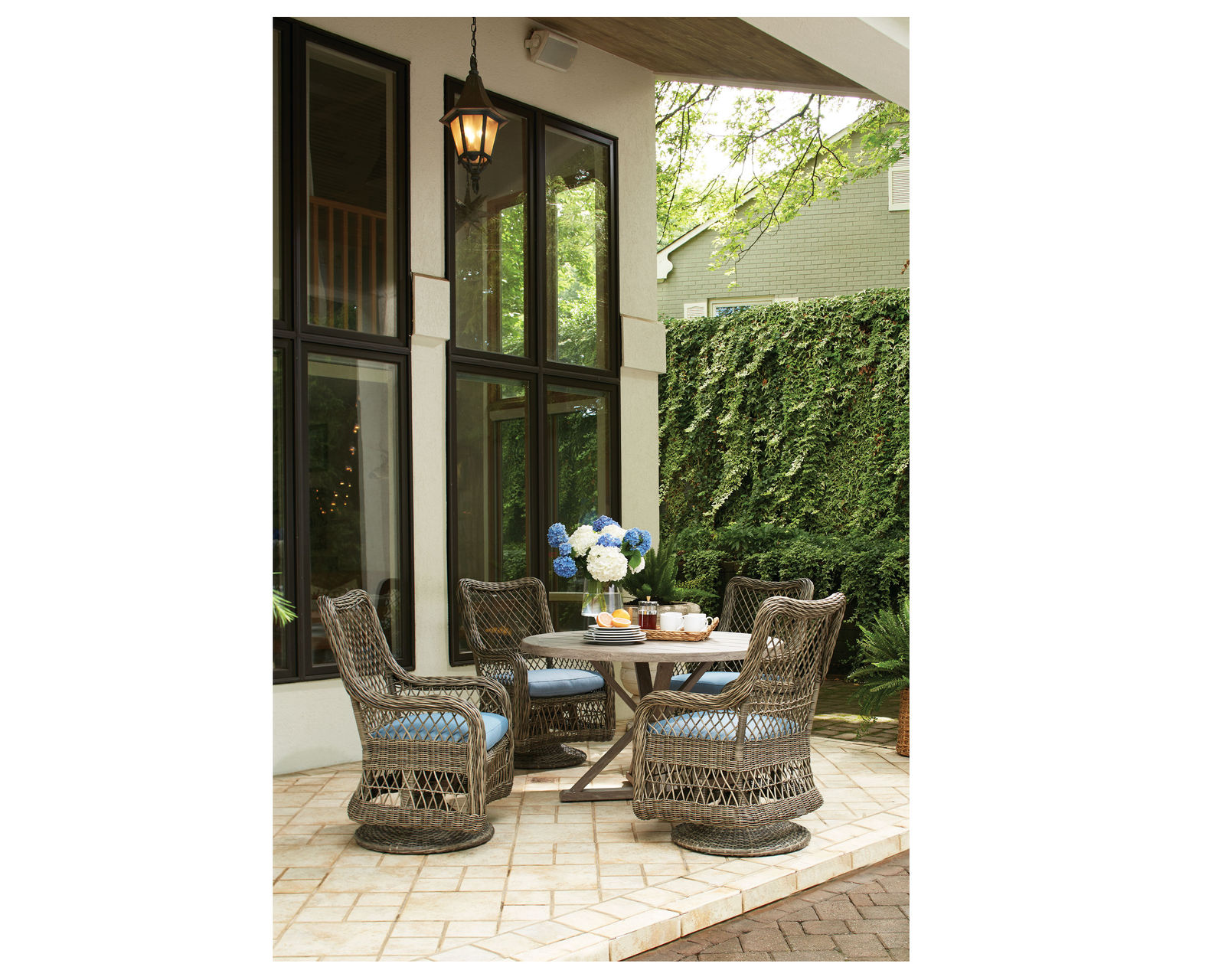 Mystic Harbor 48" Round Dining Table