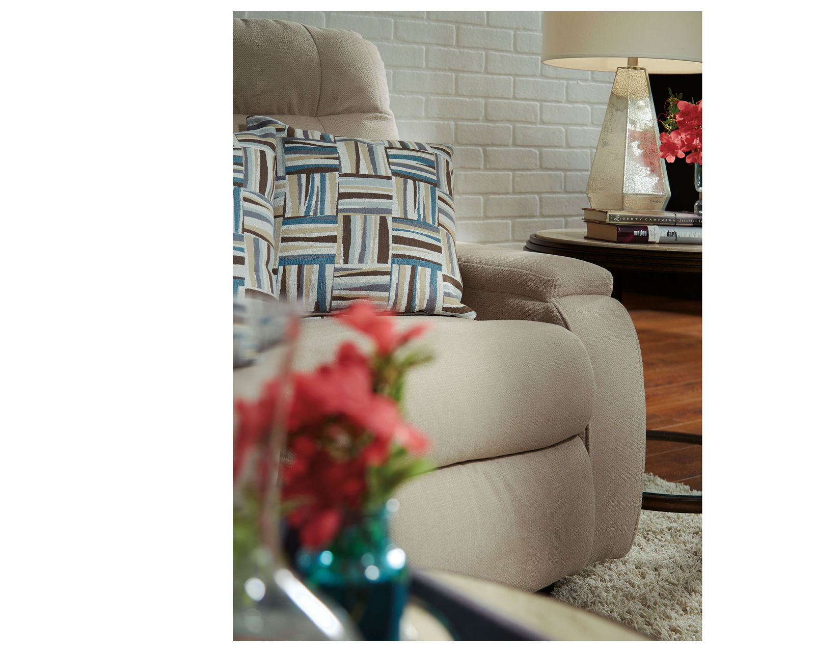 Kerrie 86" Reclining Sofa (Colors Available)