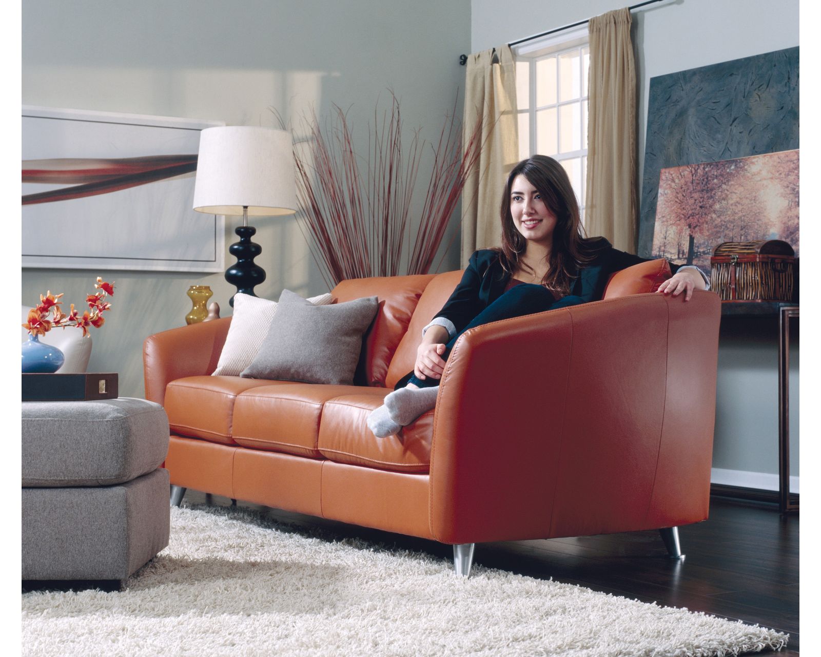 Alula 77427 Sofa (83") +50 fabrics - High city appeal is a perfect fit for your living space.