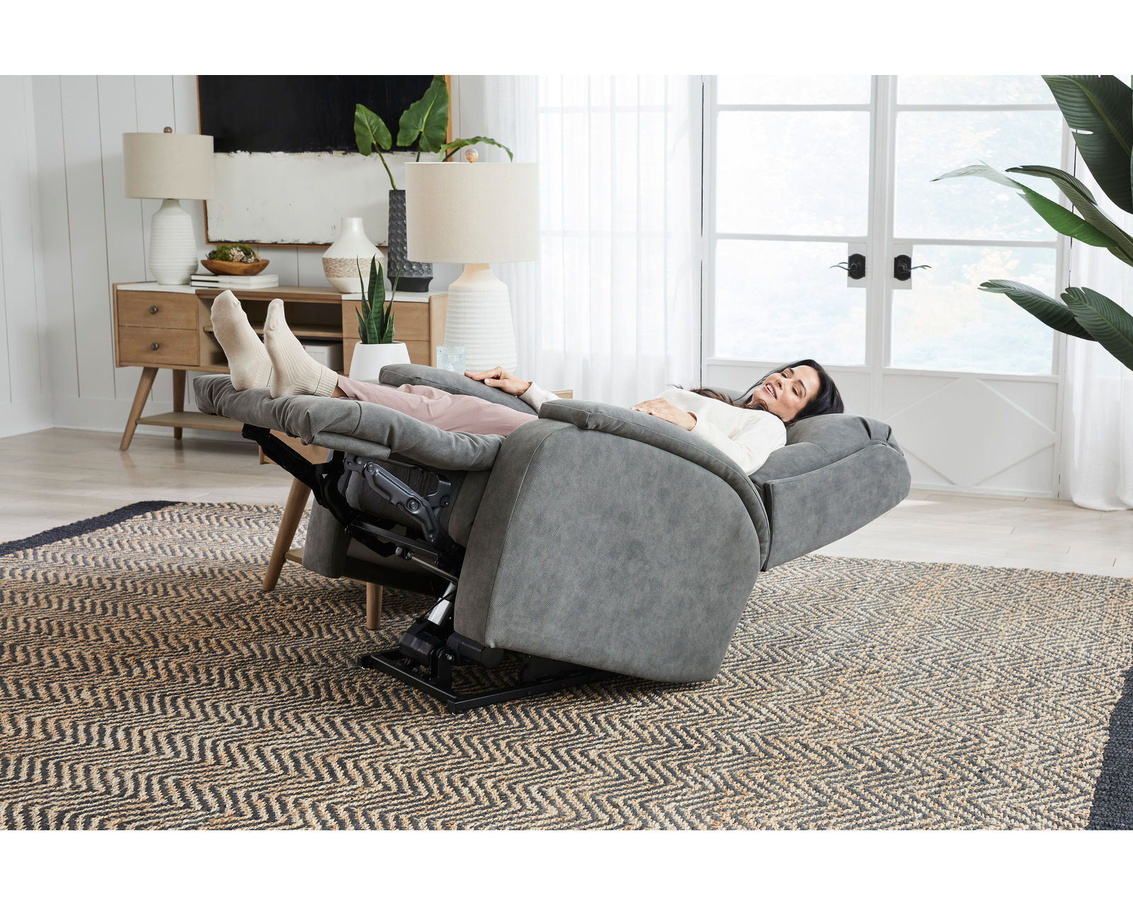 Haleigh Zero Gravity Power Headrest Recliner (+100 fabrics) - Haleigh Zero Gravity Power Headrest Power Recliner