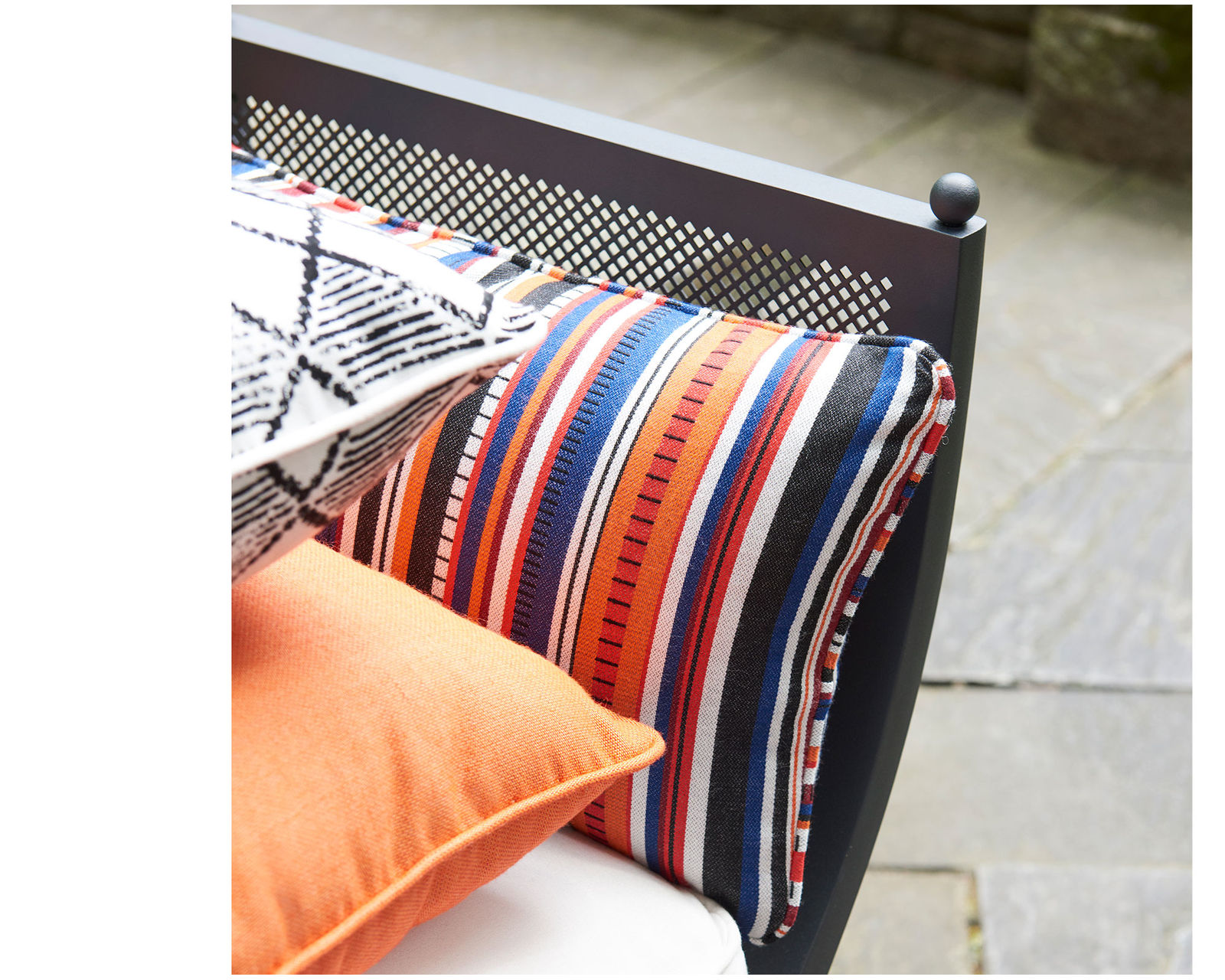 Winterthur Estate Bench - Winterthur Estate Bench (Made to order fabrics)