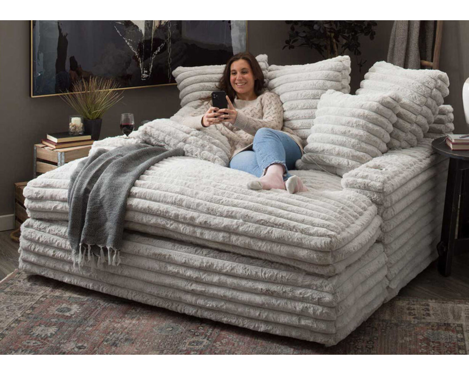 Grand Home Theatre Chaise Lounge w/ Dual CUPHOLDERS and Dual USB Charging Ports	(3 Colors)								 									