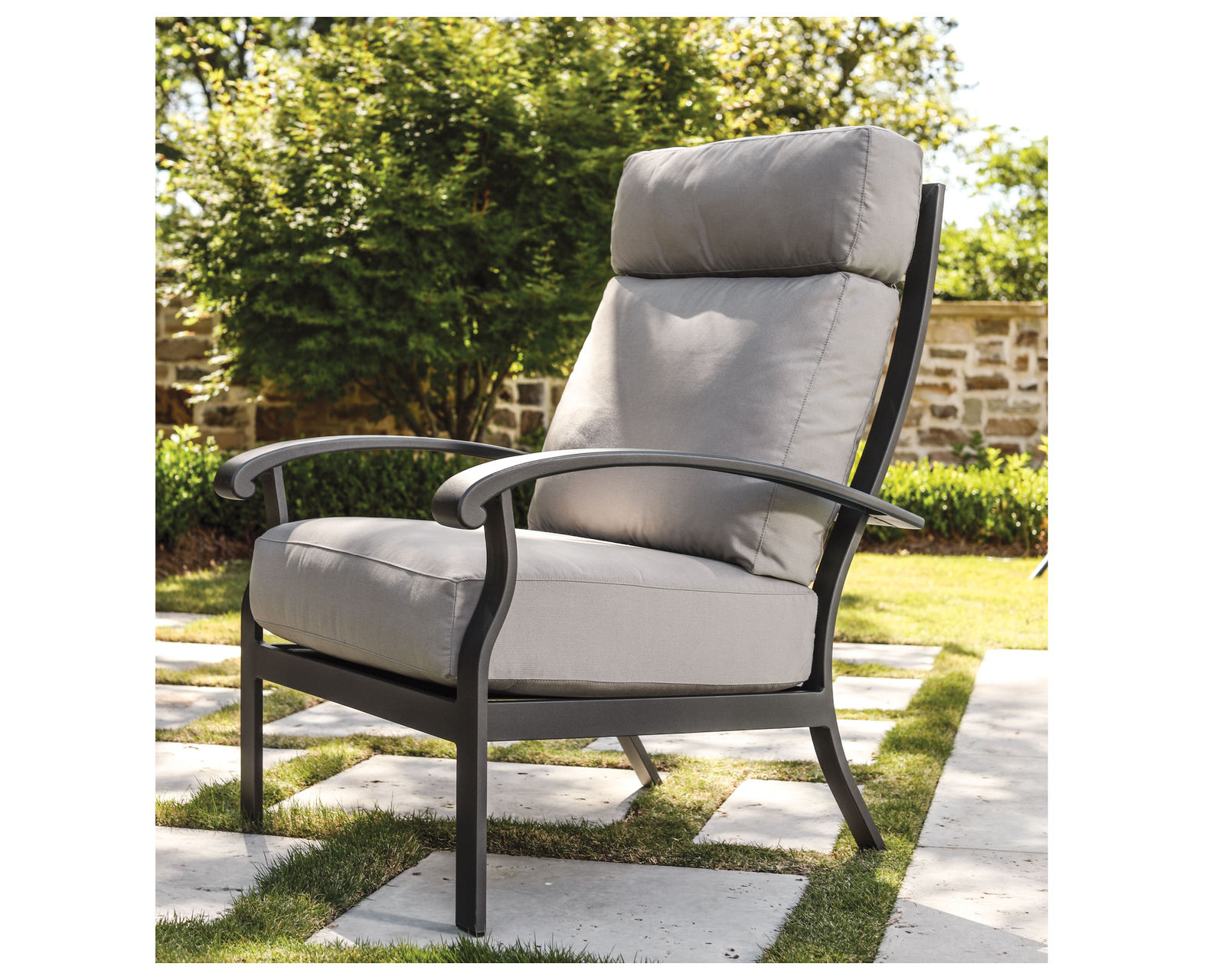 Smith Lake Outdoor Lounge Chair (24 fabrics - 8 metal finishes) - Smith Lake Outdoor Lounge Chair 