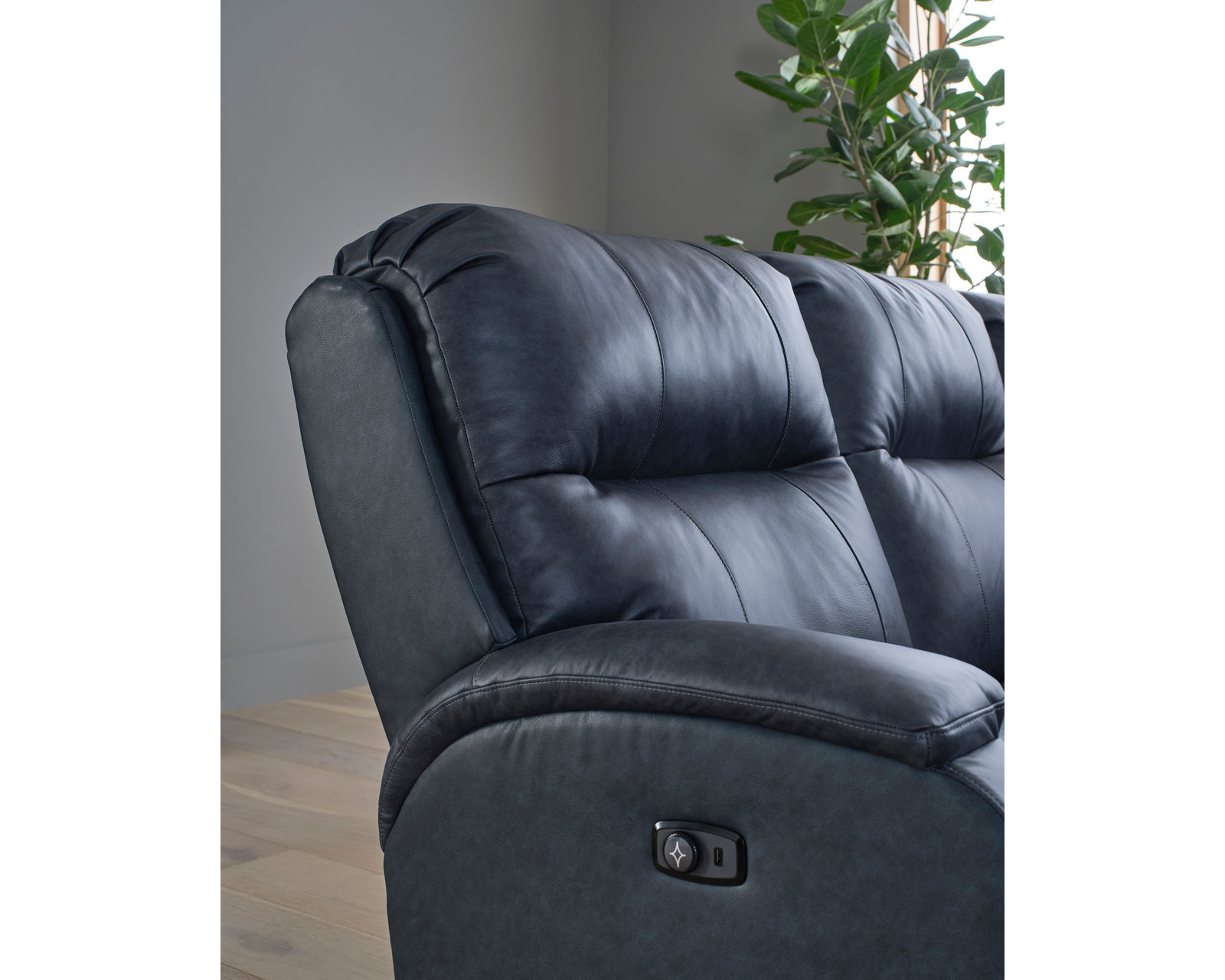 Maverly Leather Reclining Sectional (+46 leathers)