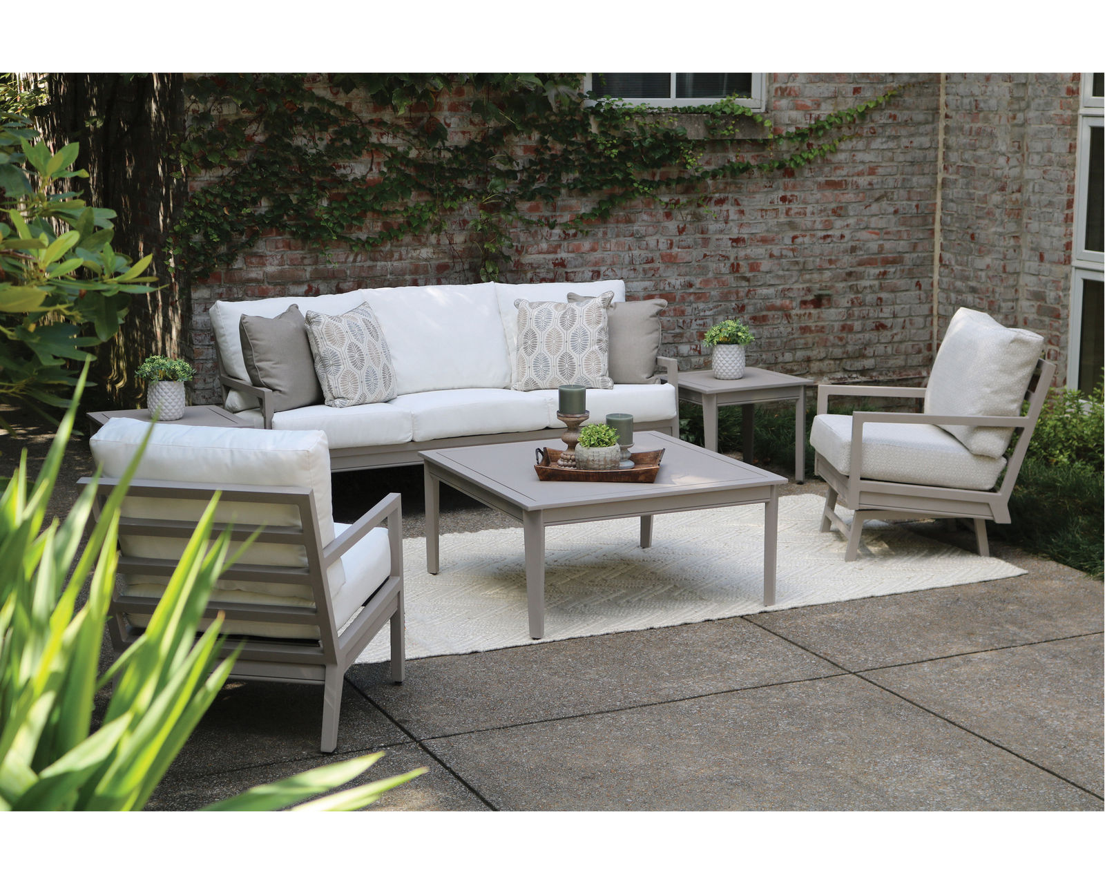 Santa Rosa Outdoor Sofa (110 fabrics - 8 metal finishes) - Santa Rosa Sofa with Santa Rosa Tables