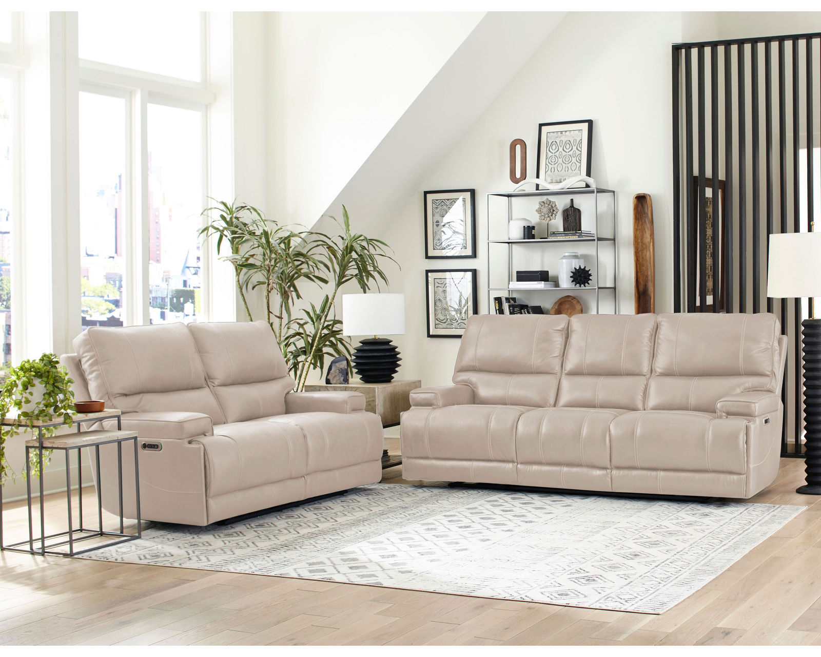 Whitman 89" FreeMotion Cordless Power Reclining Sofa (Battery Operated) Linen (In stock - Fast shipping)