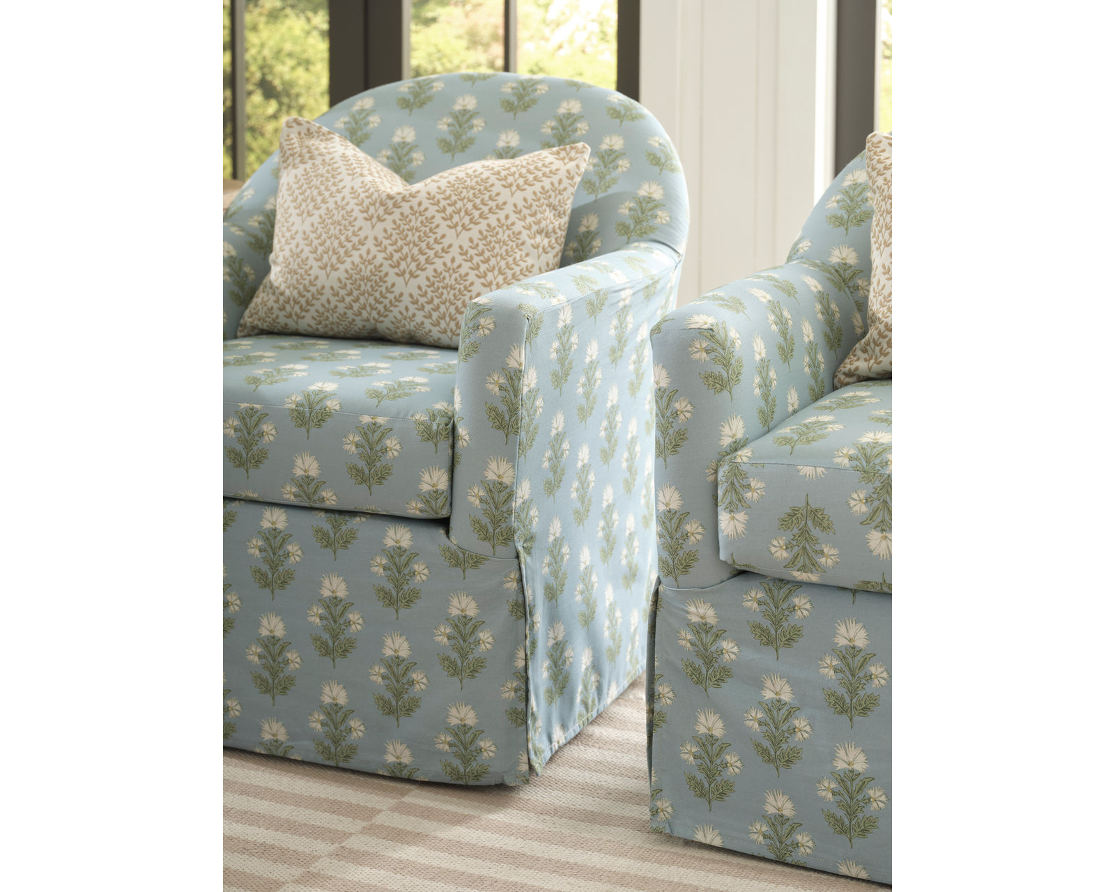 Erin & Ben Meg Swivel Chair (+50 fabrics) - Meg Swivel Chair