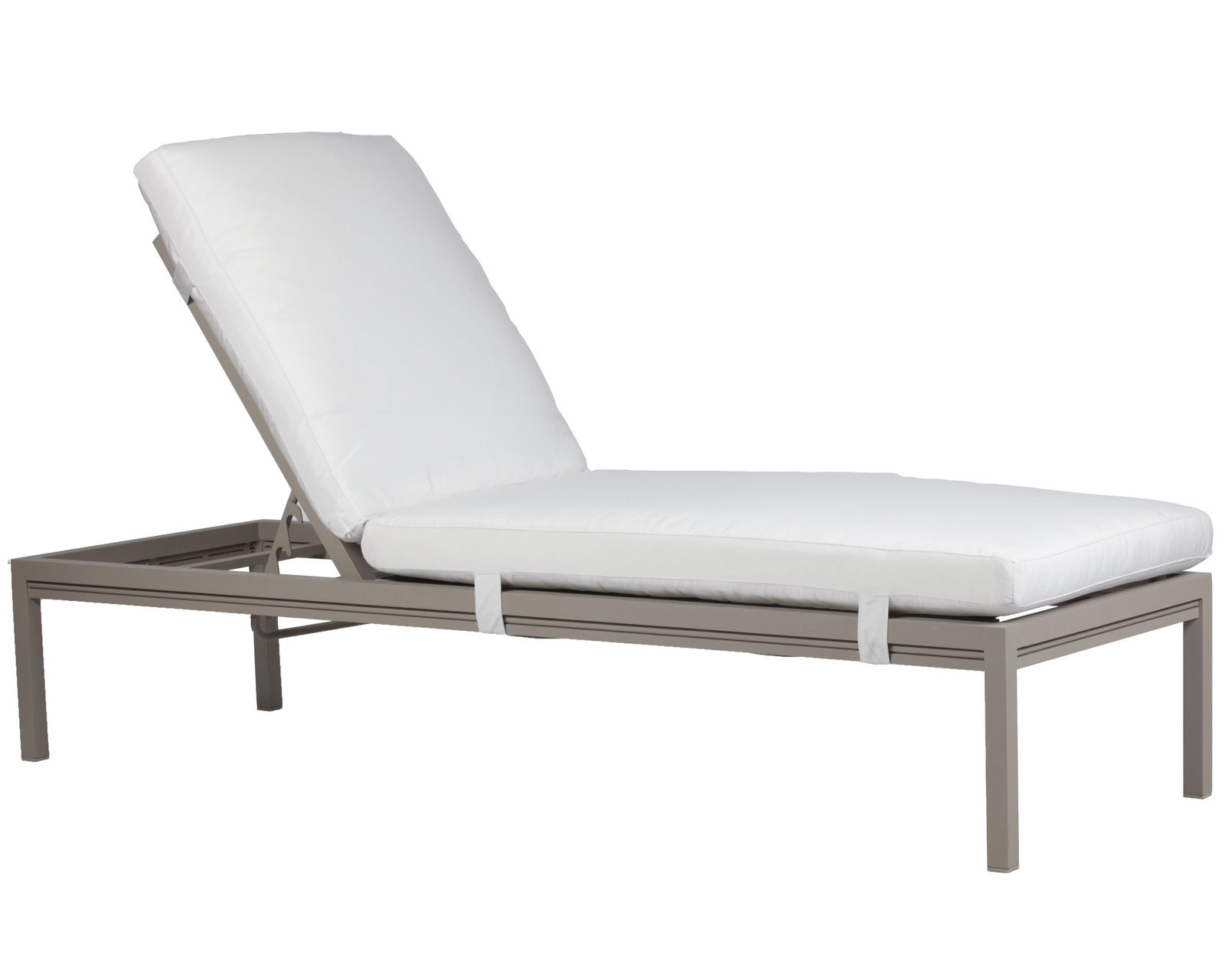 Montana Outdoor Chaise Lounge (110 fabrics - 8 metal finishes)