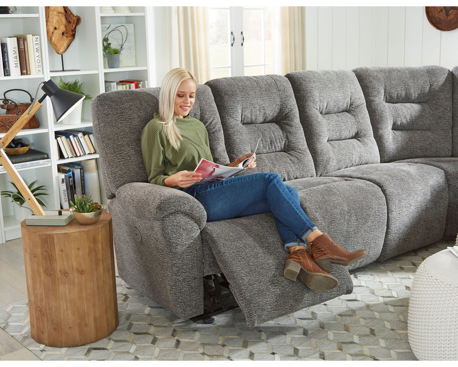 Unity Reclining Sectional (+100 fabrics)