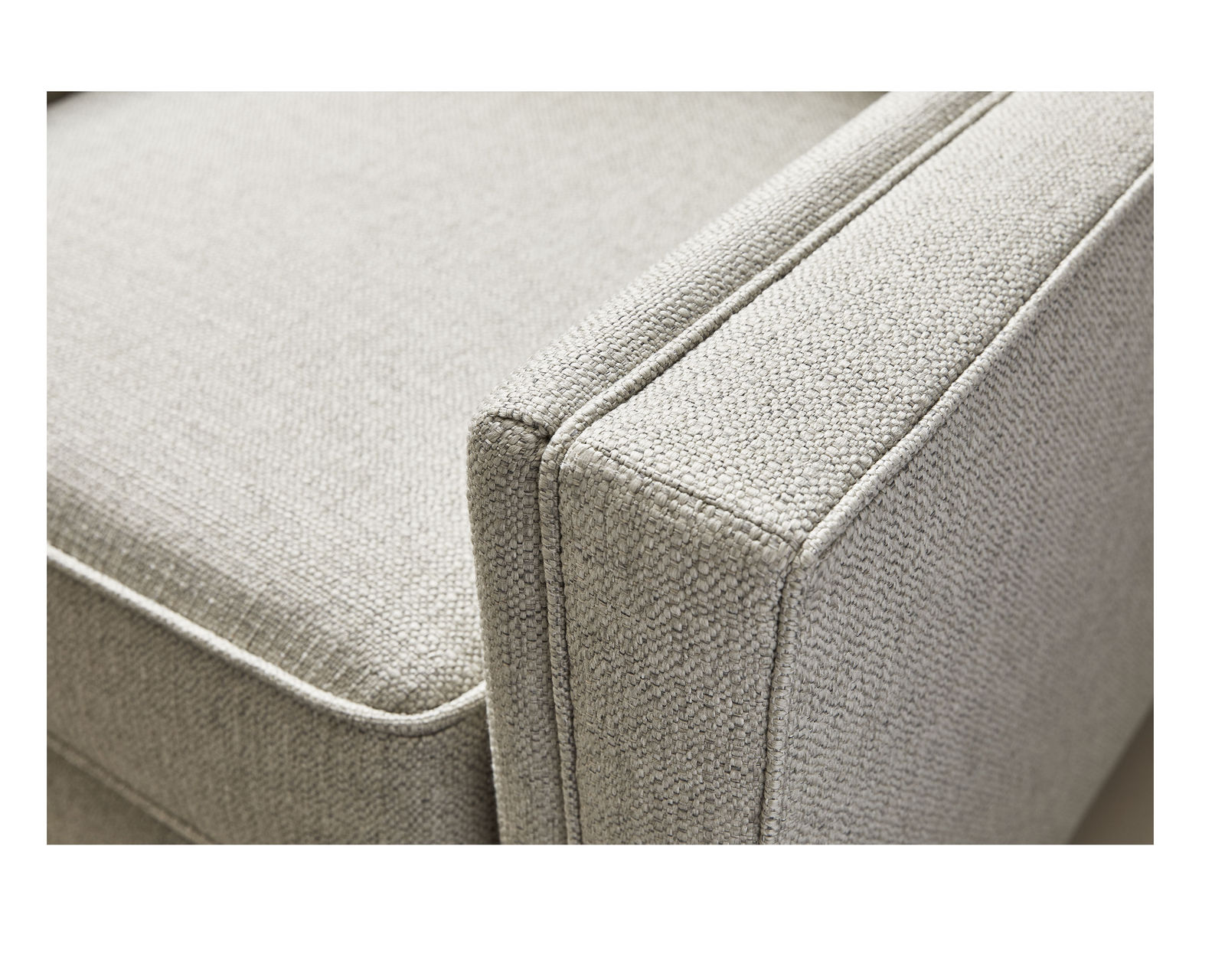 Finley 5010 Sofa (100+ fabrics) 88"