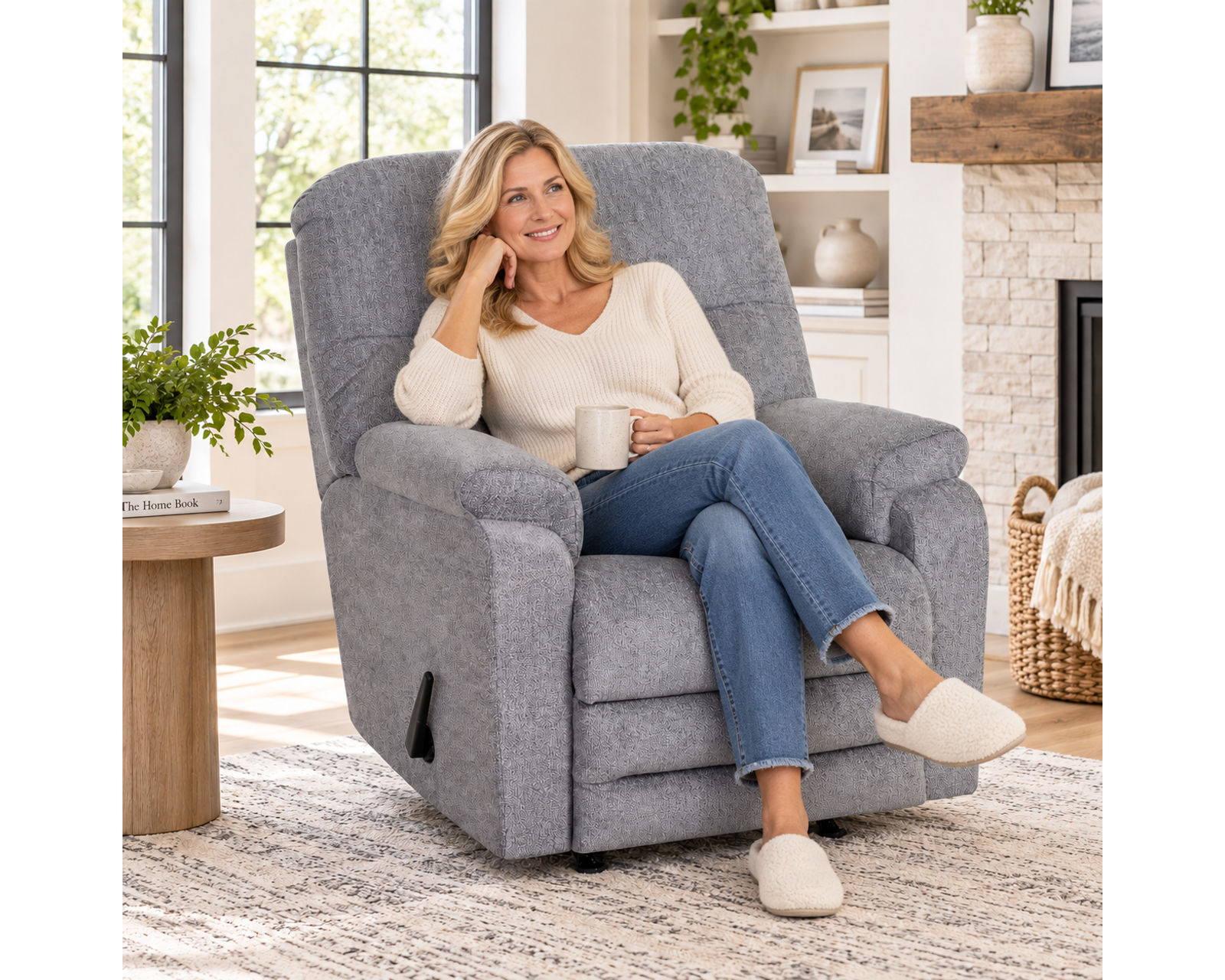 Parkway 89" Reclining Sofa (Plush Comfort. Relaxed Style. Made for Everyday Living) - Superior Motion. Franklin Comfort.