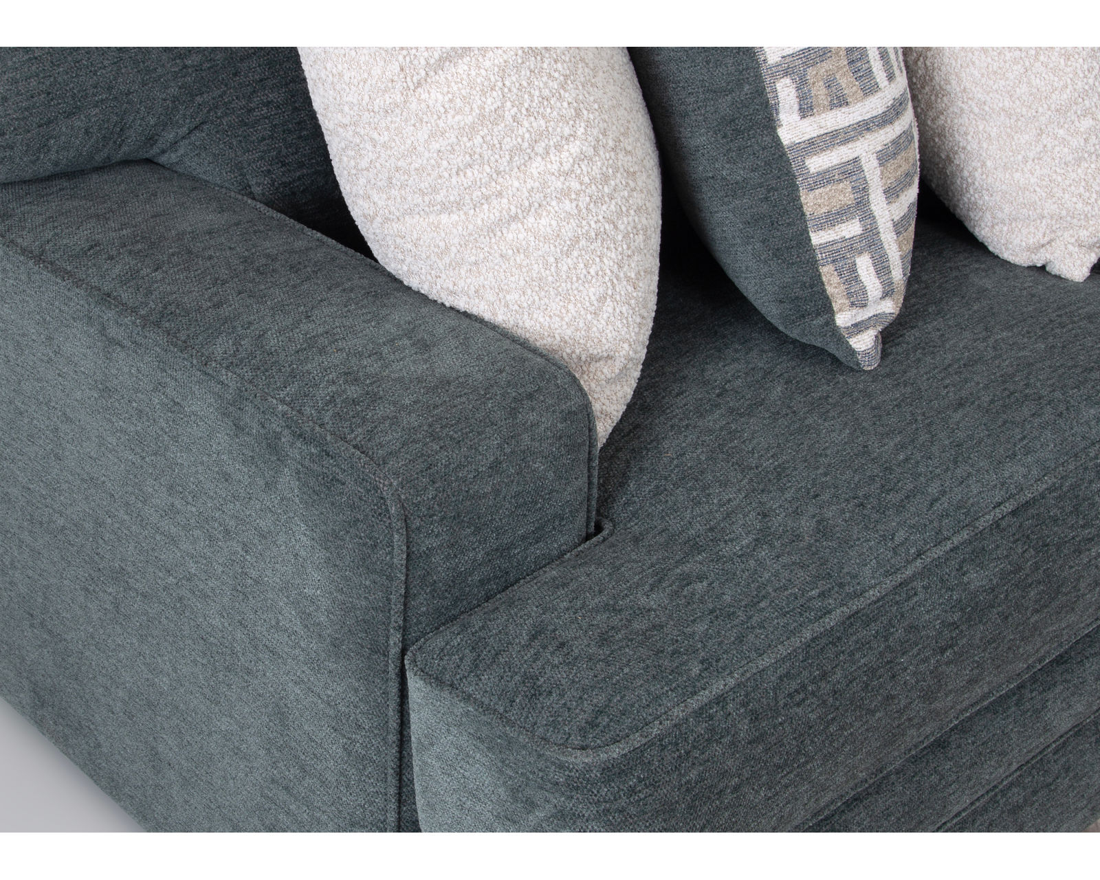 Briggs 934 Modular Sectional (Relaxed Contemporary Style. Plush Comfort) - Includes All Throw Pillows