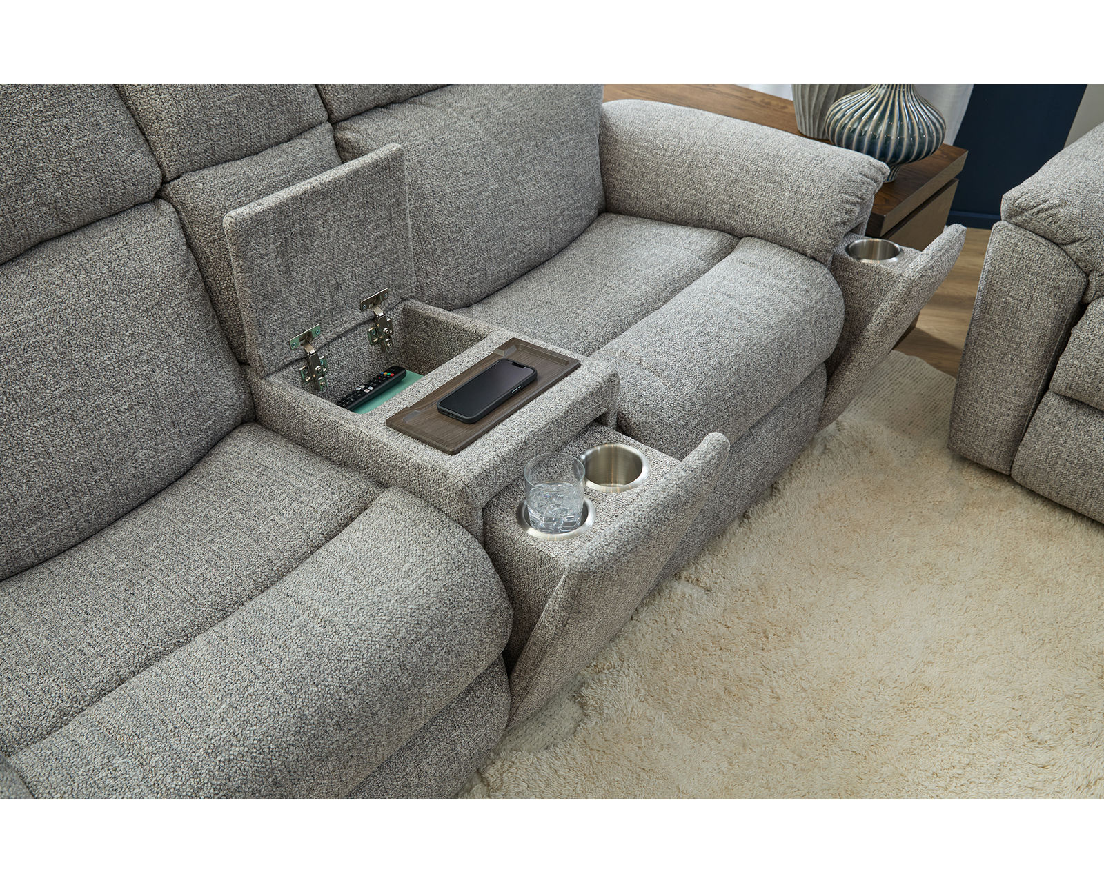 Porter 2865 Triple Power Recliner (+90 fabrics) - Center console with storage, wireless charging and pull-out cupholders