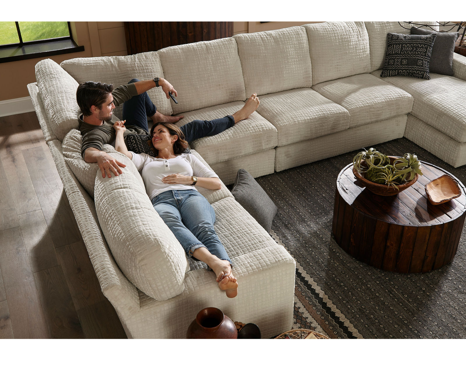 Dovely Stationary Sectional (+139 fabrics) - Layout N: Five Piece Sectional 127" x 129" x 65" (2 USB Chargers)