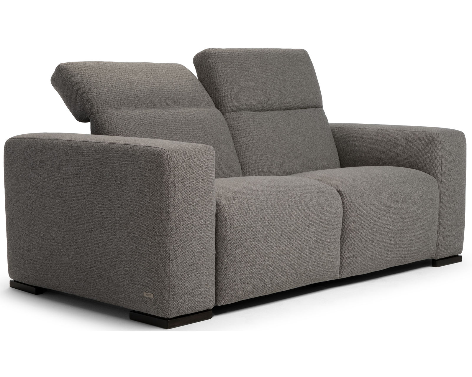 Oxford C282 Sofa (87") +40 fabrics - Features manual adjustable headrests