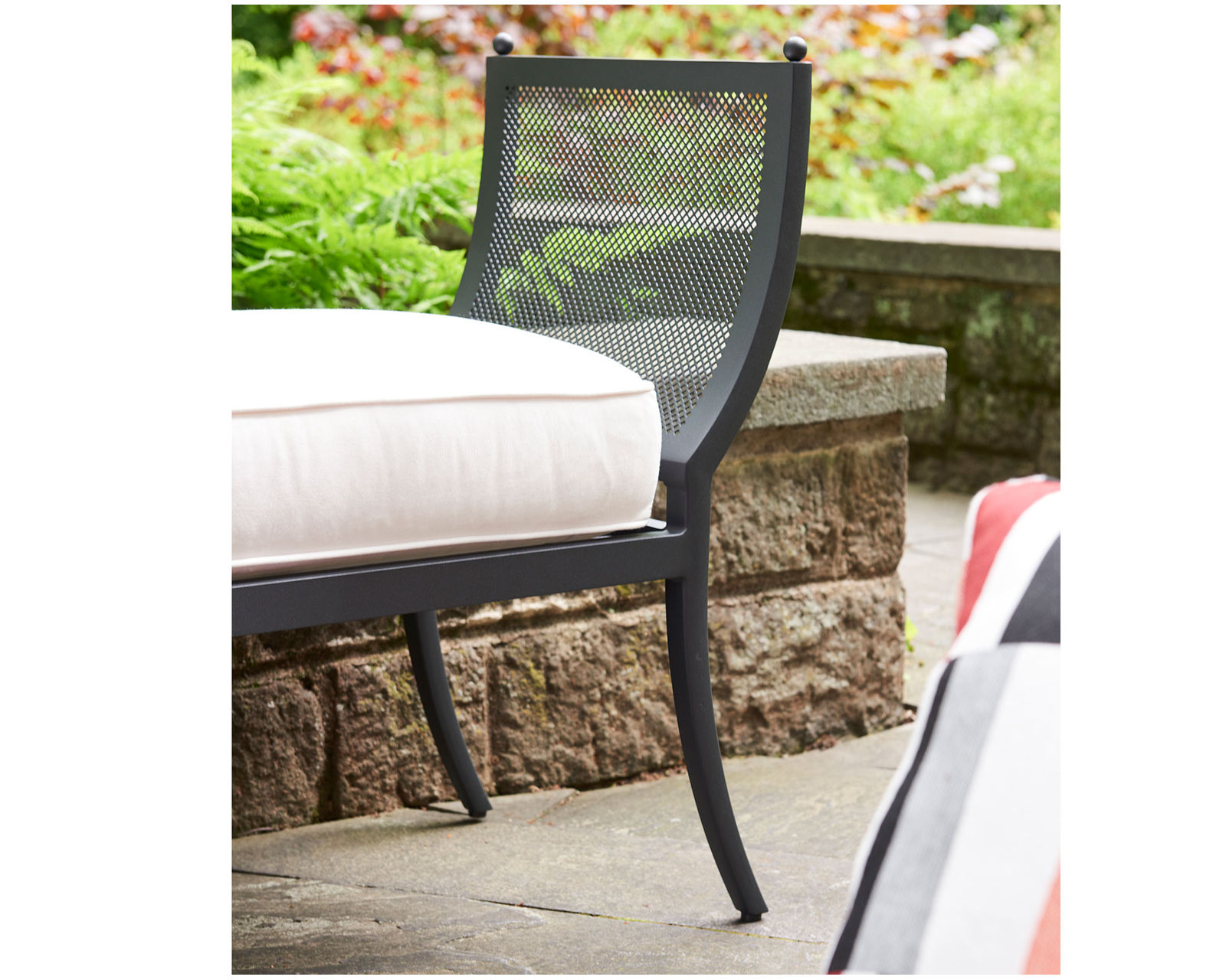 Winterthur Estate Bench - Winterthur Estate Bench (Made to order fabrics)