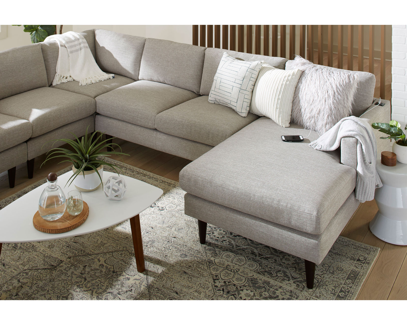 Trafton M10 Stationary Sectional (+139 fabrics)USB charging - Detail Chaise Lounge