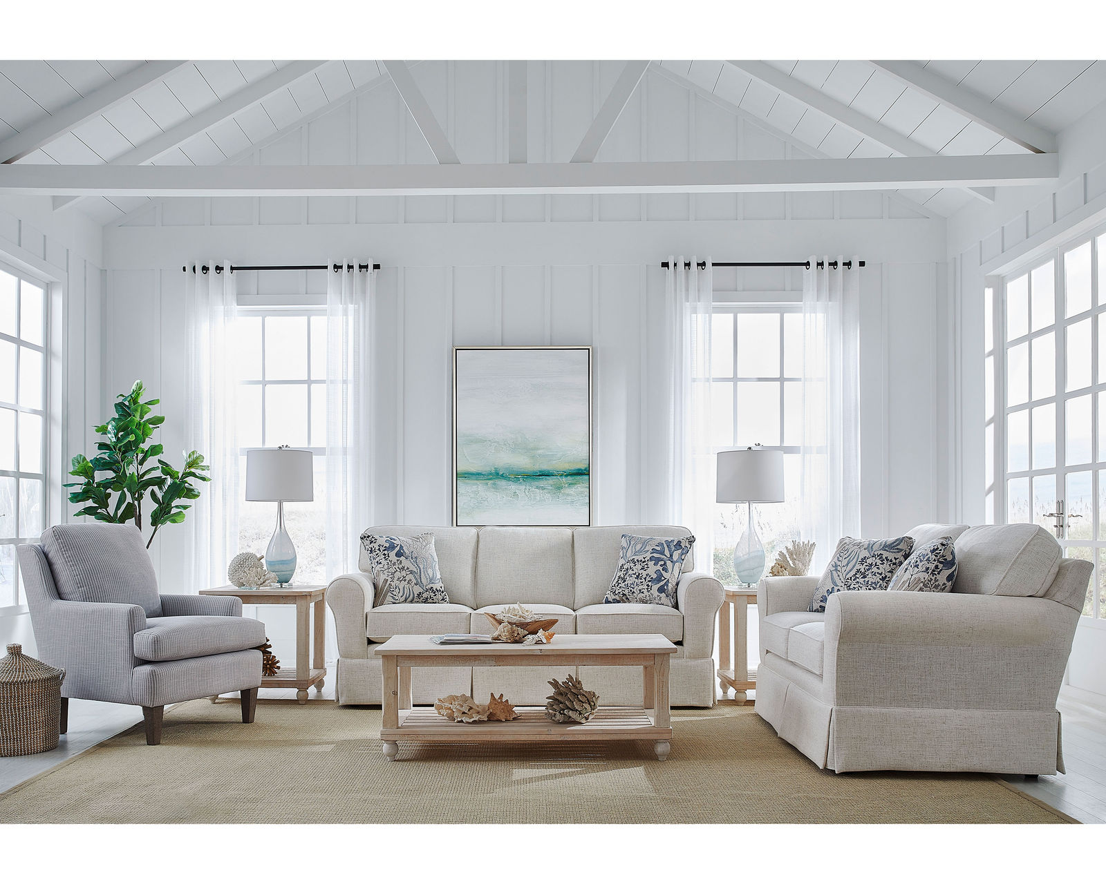 Susanna Club Chair (+139 fabrics) - Includes innerspring coil cushions