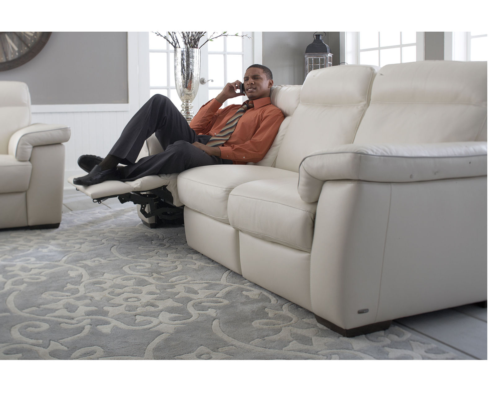 Brivido B757 Power Reclining Sofa (+50 leathers) 81" and 92" - Available as a two-cushion (81") or three-cushion (92") reclining sofa