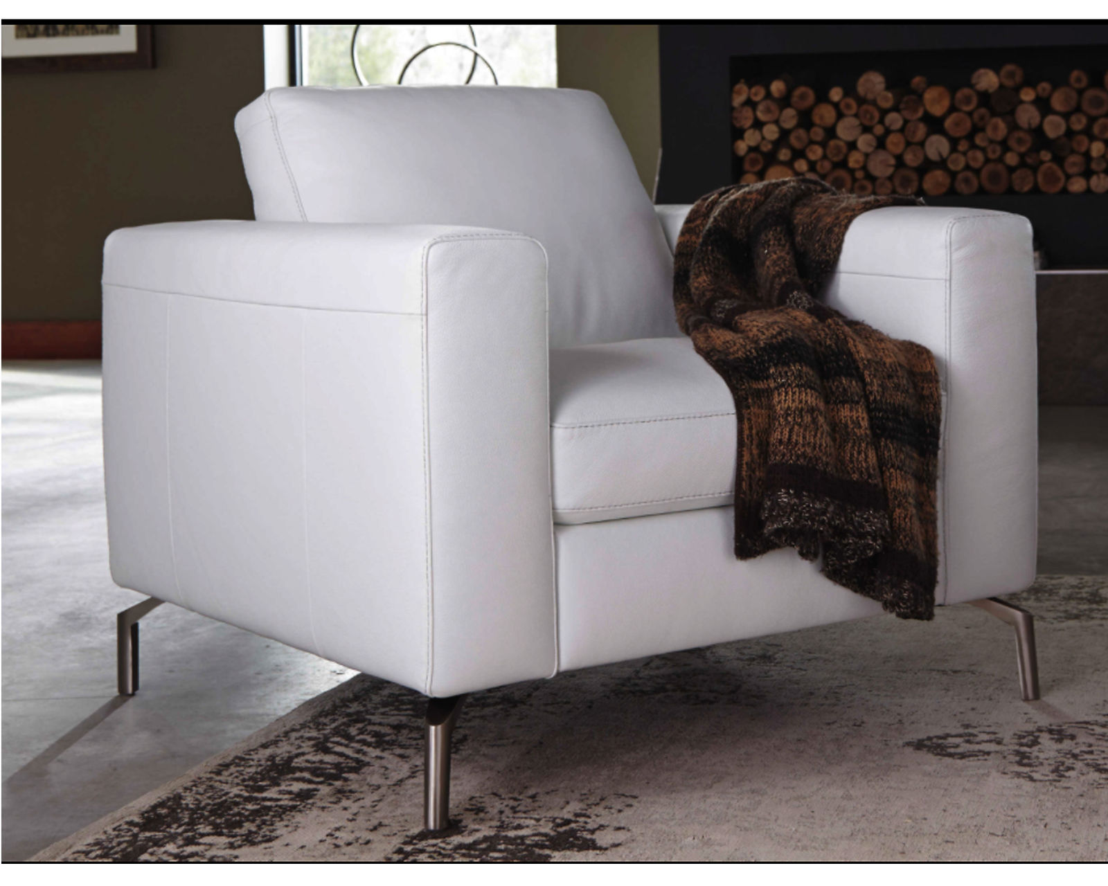 Sollievo B845 Chair (+50 leathers) - Sollievo Armchair shown in metal legs