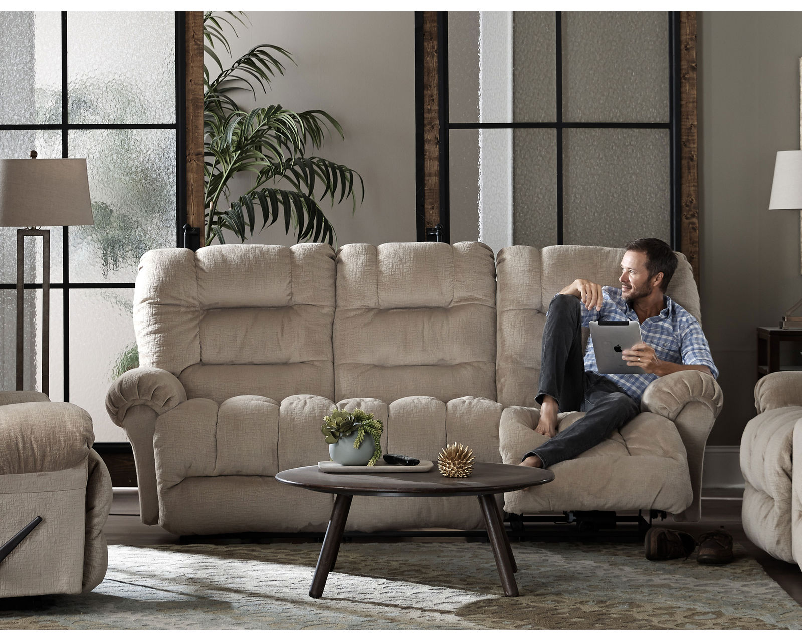 Seger Double Reclining Sofa (+100 fabrics) 92" - Seger Double Reclining Sofa