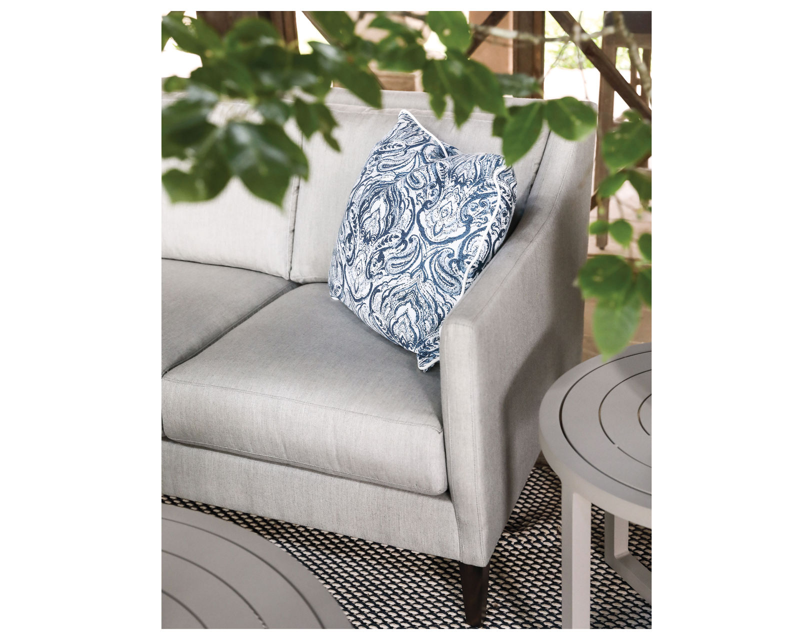 Finley Outdoor Loveseat (Made to order fabrics)