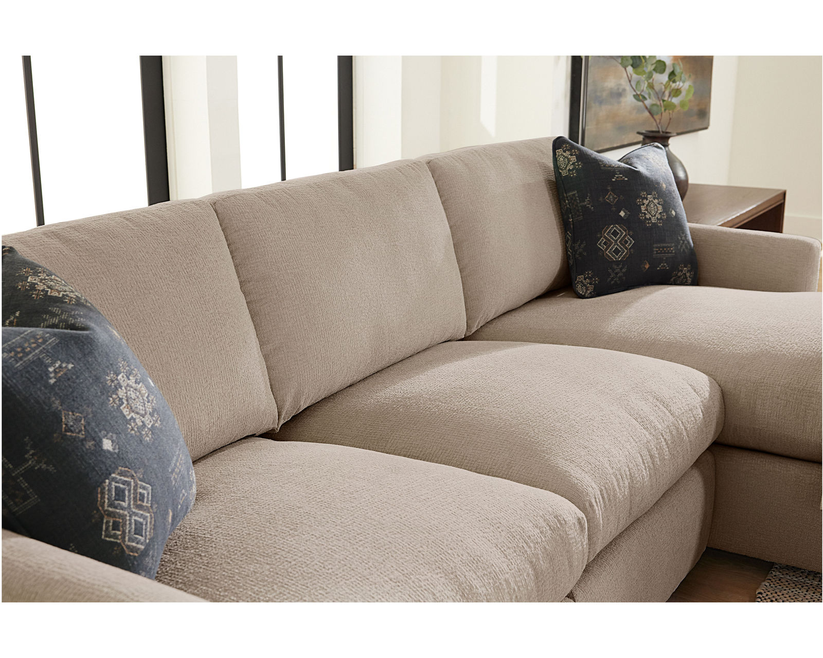 Sky 5512 Sectional (hypoallergenic down-like cushion) +100 fabrics - Detail seating