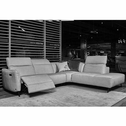 Layout B: Three Piece Sectional 116" x 98" (2 Recliners)