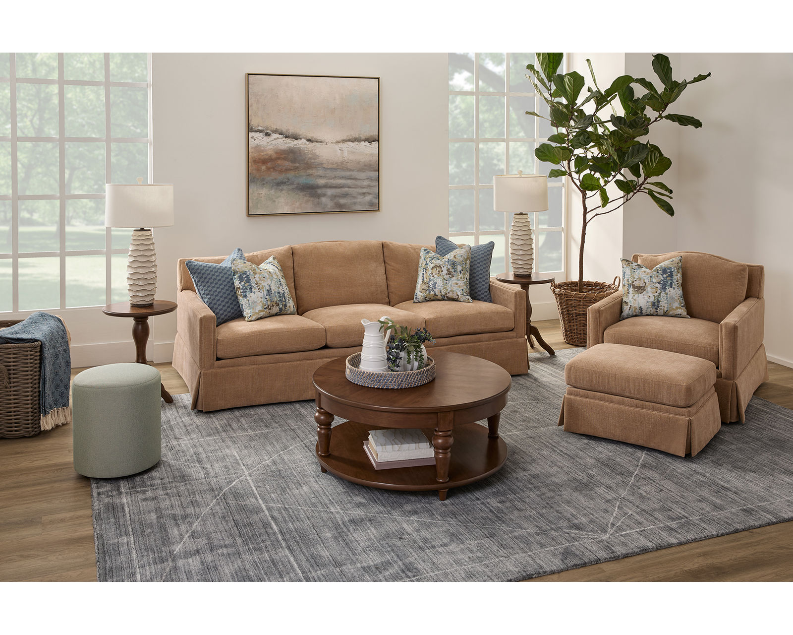Lottie 7561 Sofa (88") +90 fabrics
