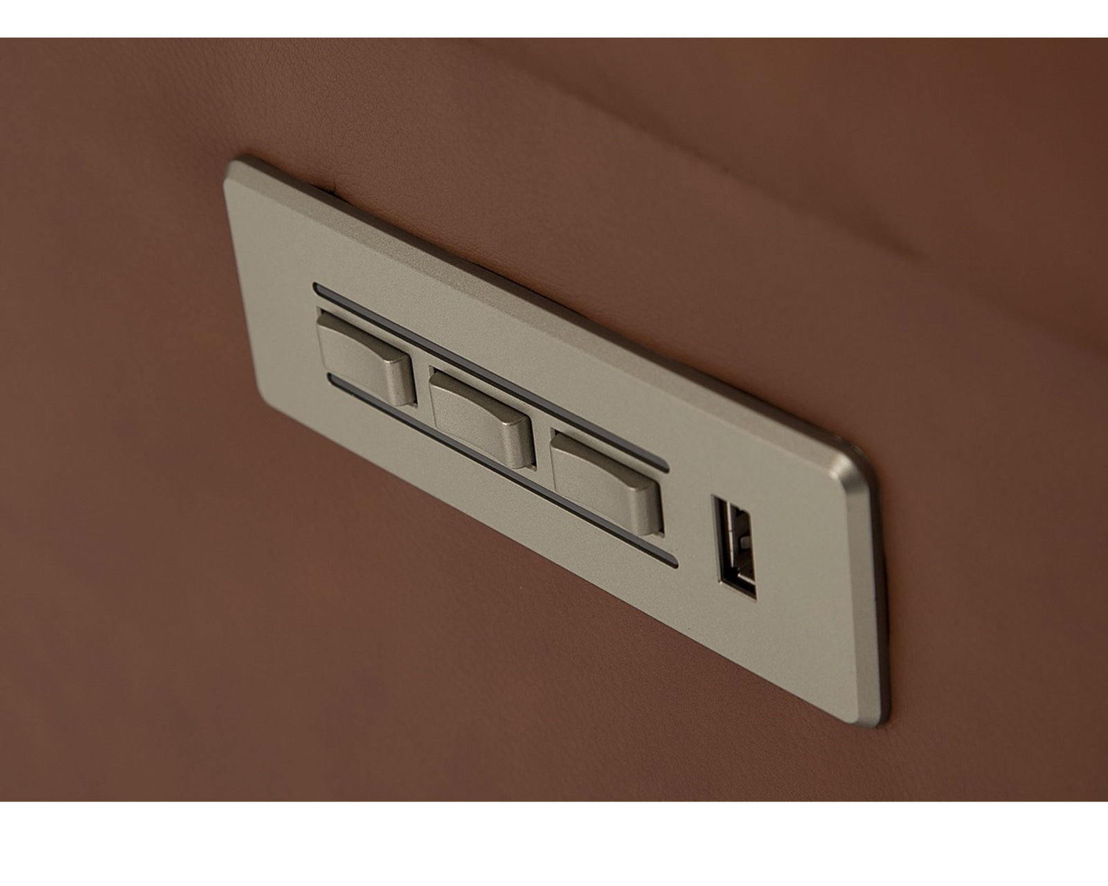 Keiran 41500 Power Power Headrest Power Reclining Sofa (88") +100 leathers - Reclining buttons allow independent control over the power headrest and power recline.  Includes USB Charging Port