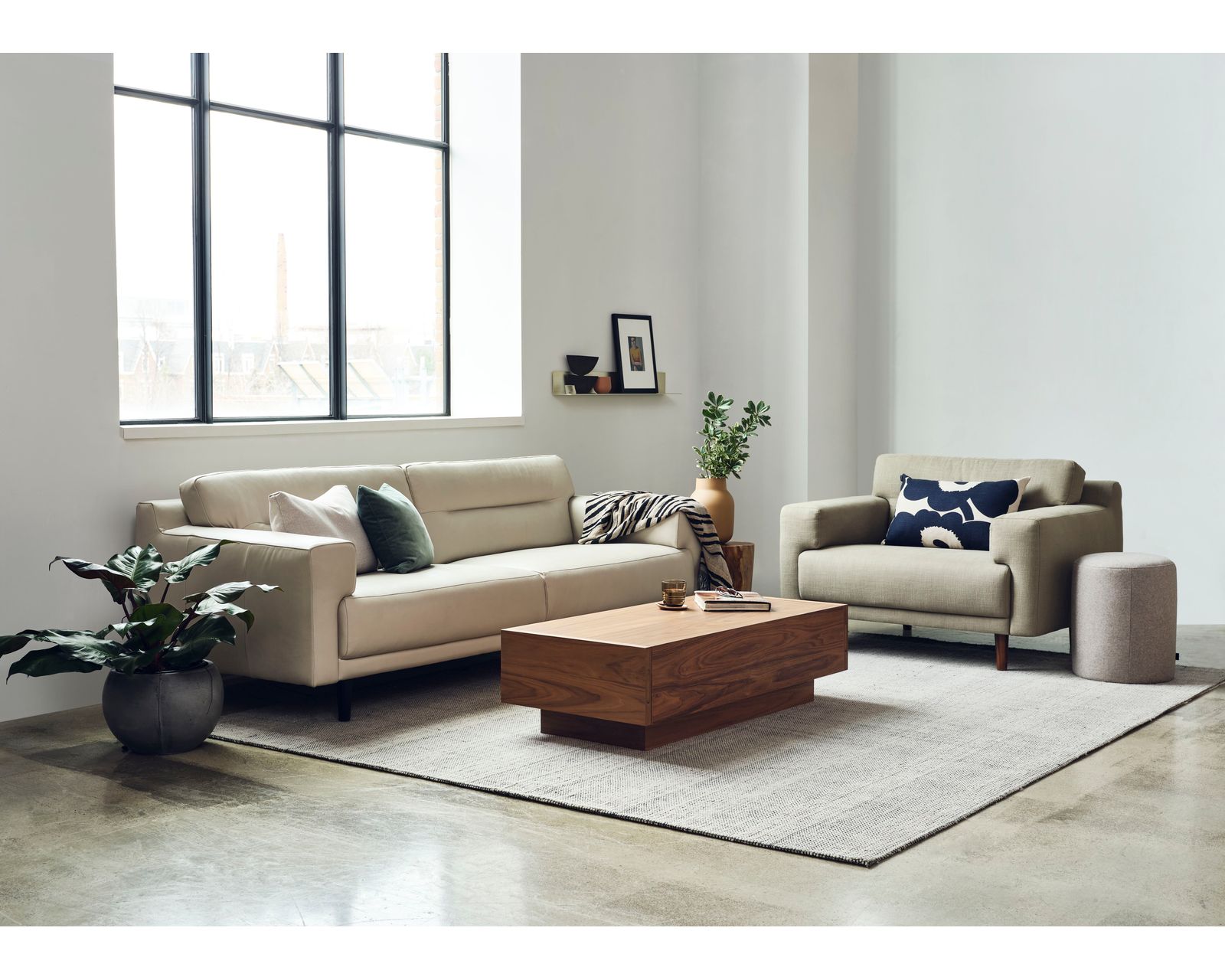 Remi 77159 Sofa (87" or 101") +50 fabrics