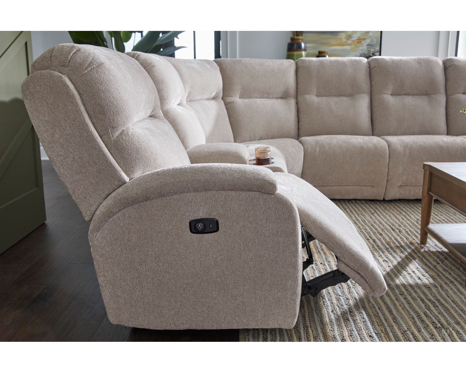Maverly Reclining Sectional (+100 fabrics)