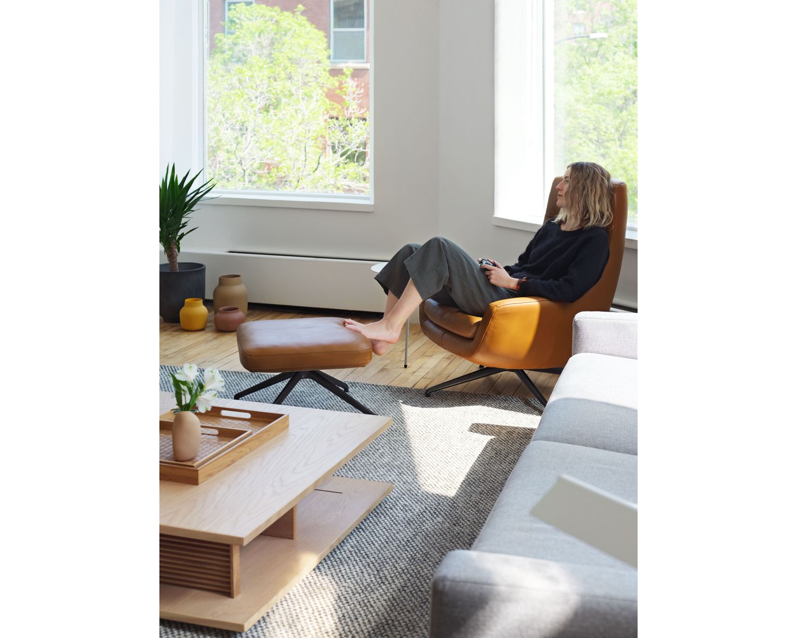 Oscar 77158 Sectional with Backless Chaise (+50 fabrics)