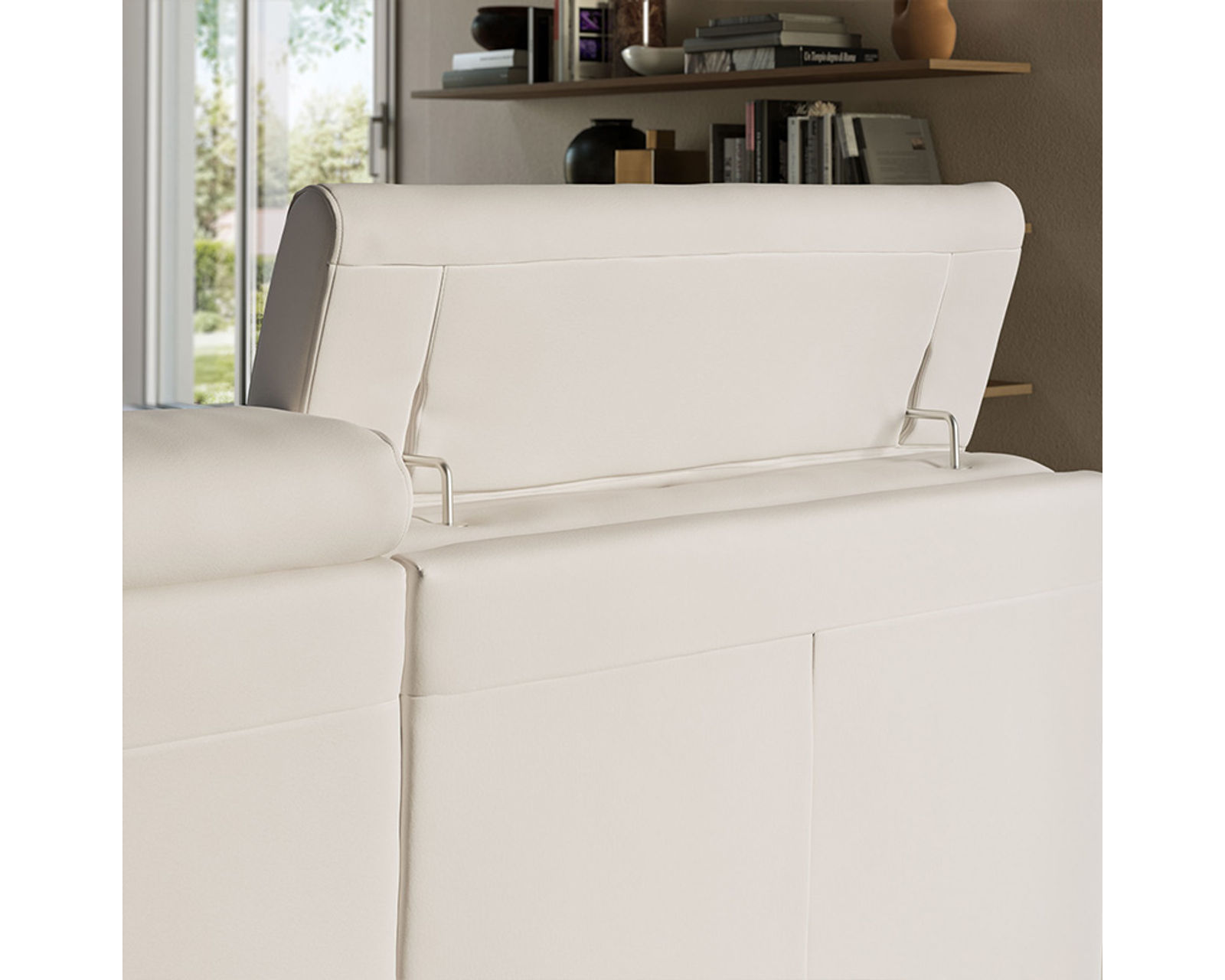 Piacevole C161 Sectional (+50 leathers) - All seating chairs features a manually adjustable headrest