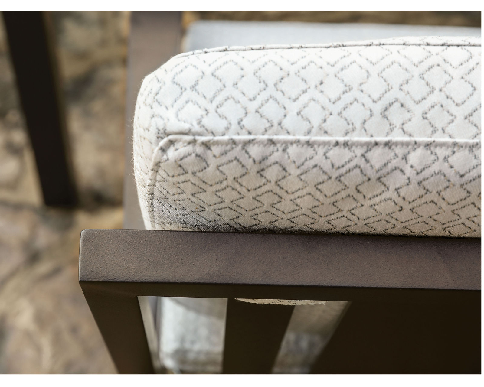 Montana Outdoor Sofa (150 fabrics - 8 metal finishes)
