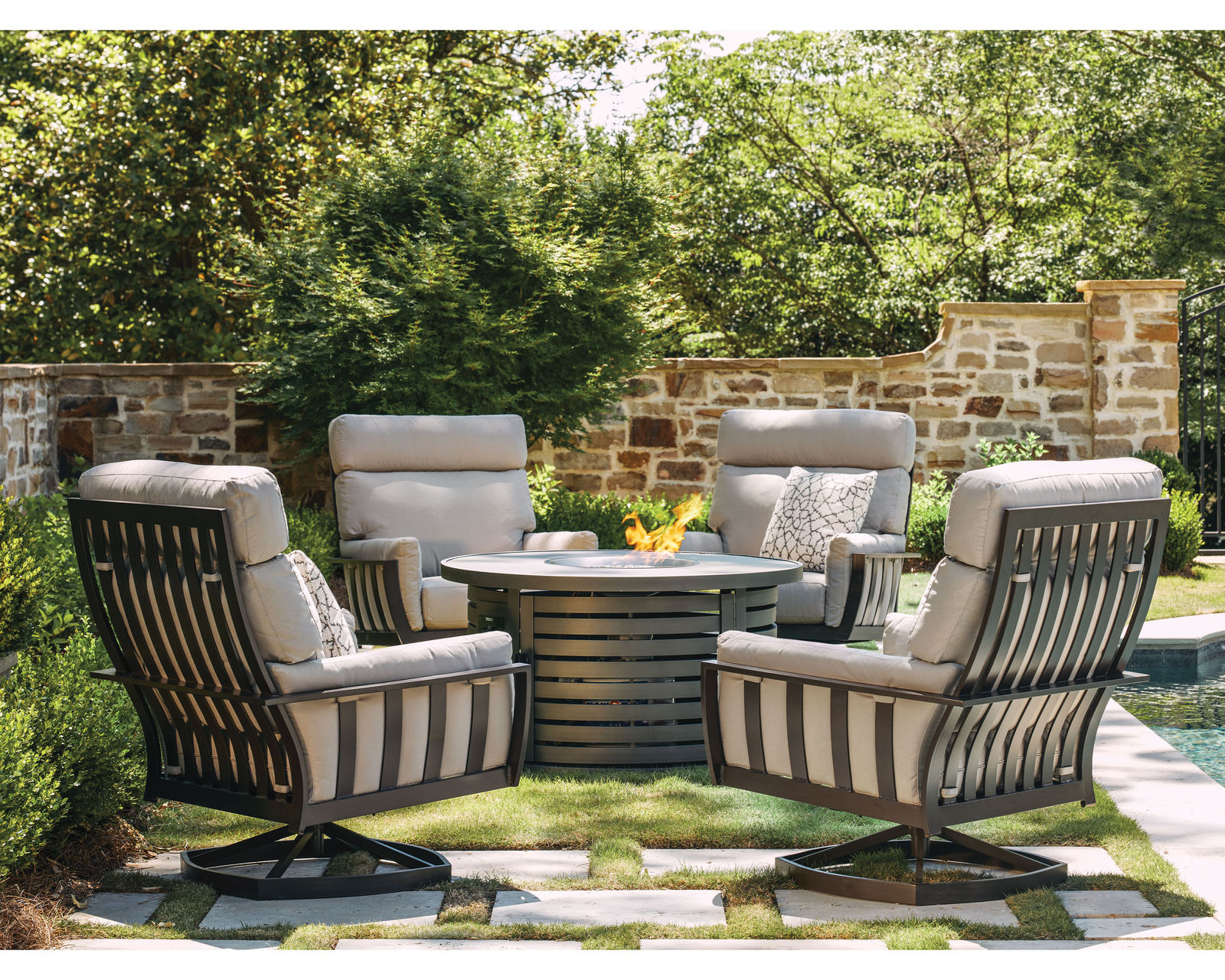 Smith Lake Luxe Swivel Chair (24 fabrics - 8 metal finishes) - Smith Lake Luxe Swivel Chair