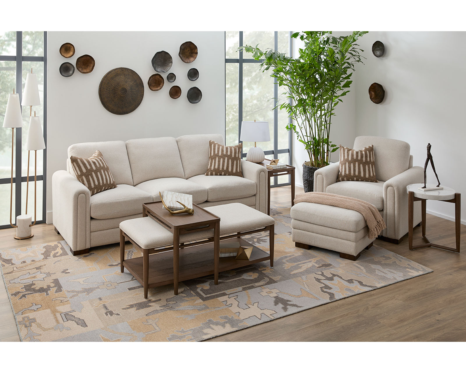 Rudy 5565 Sofa 93" (+90 fabrics)