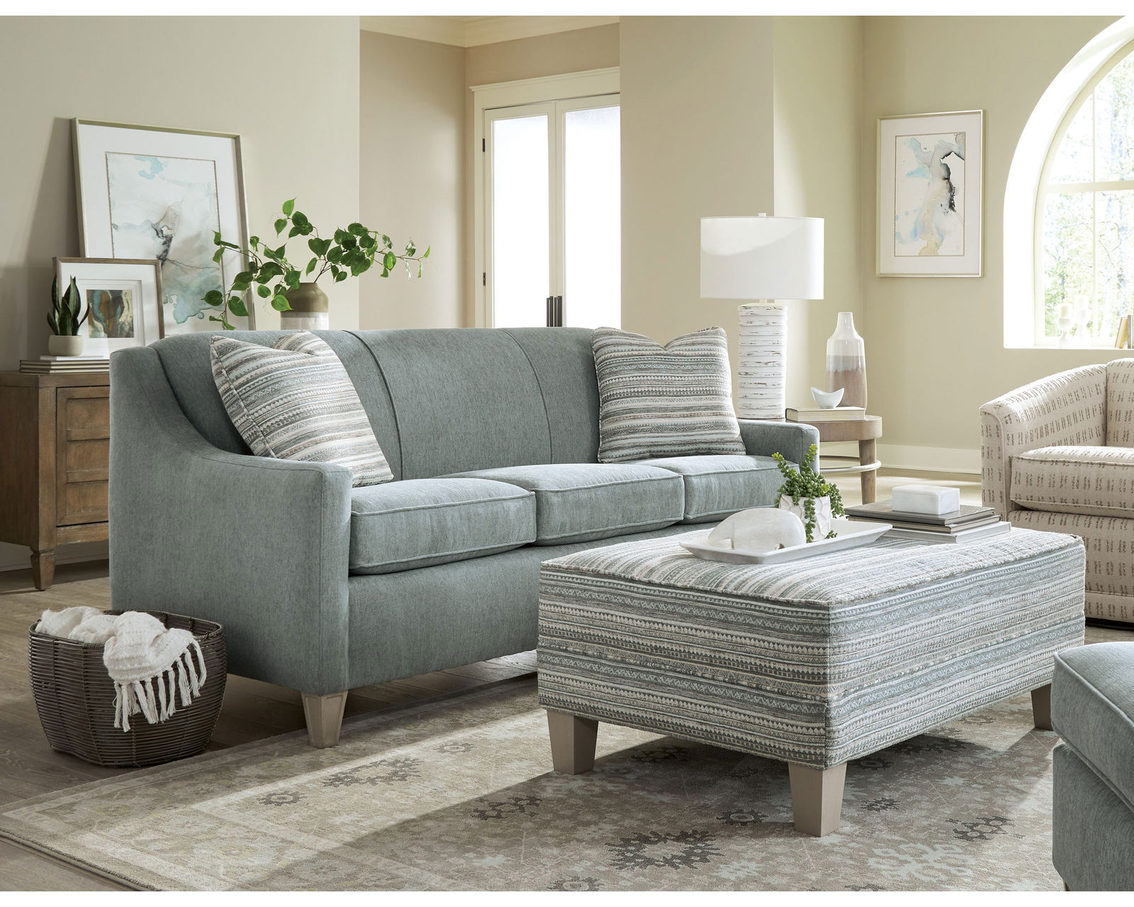 Edgewood 7409 Sofa 74" (+100 performance fabrics) - Premium quality starts on the inside!