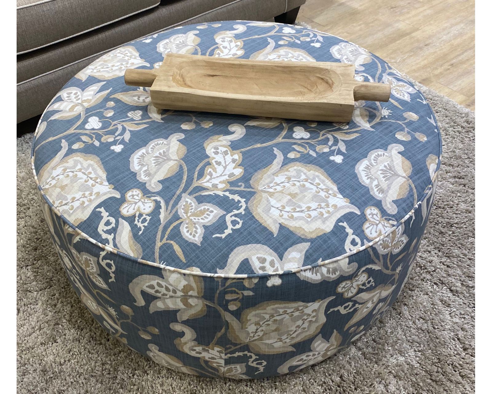 Dano Tweed 84" Sofa (includes pillows) - Lawrence Slate 39" Round Cocktail Ottoman