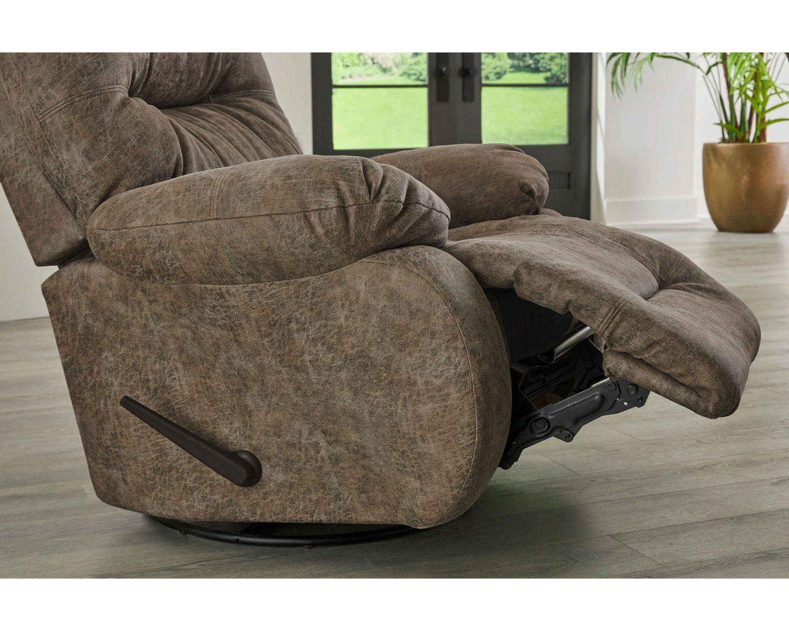 Brinley Double Reclining Console Loveseat (+100 fabrics) - Brinley Recliner Available as a Swivel Glider, Rocker or Space Saver Recliner